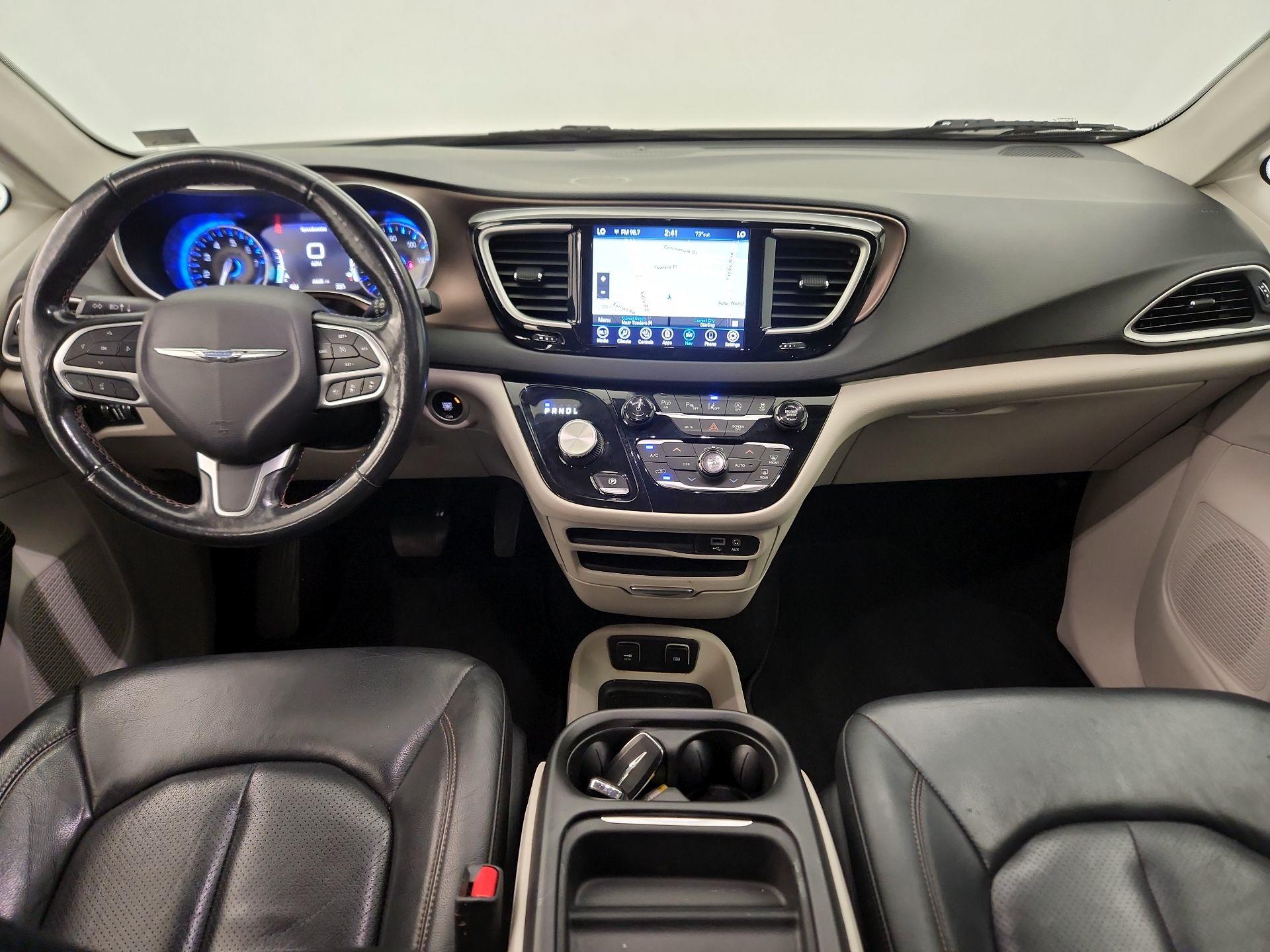 Thumbnail: 2019 Chrysler Pacifica - 9