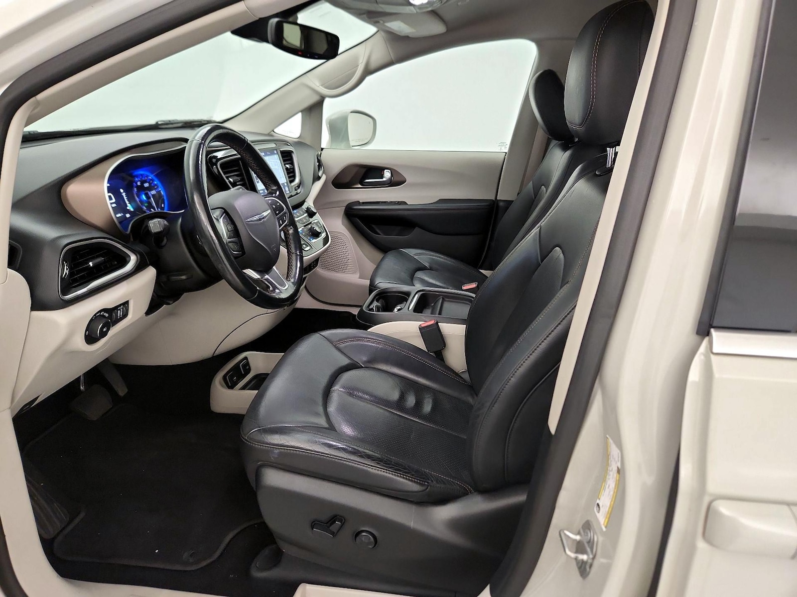 2019 Chrysler Pacifica Touring L - Photo 12