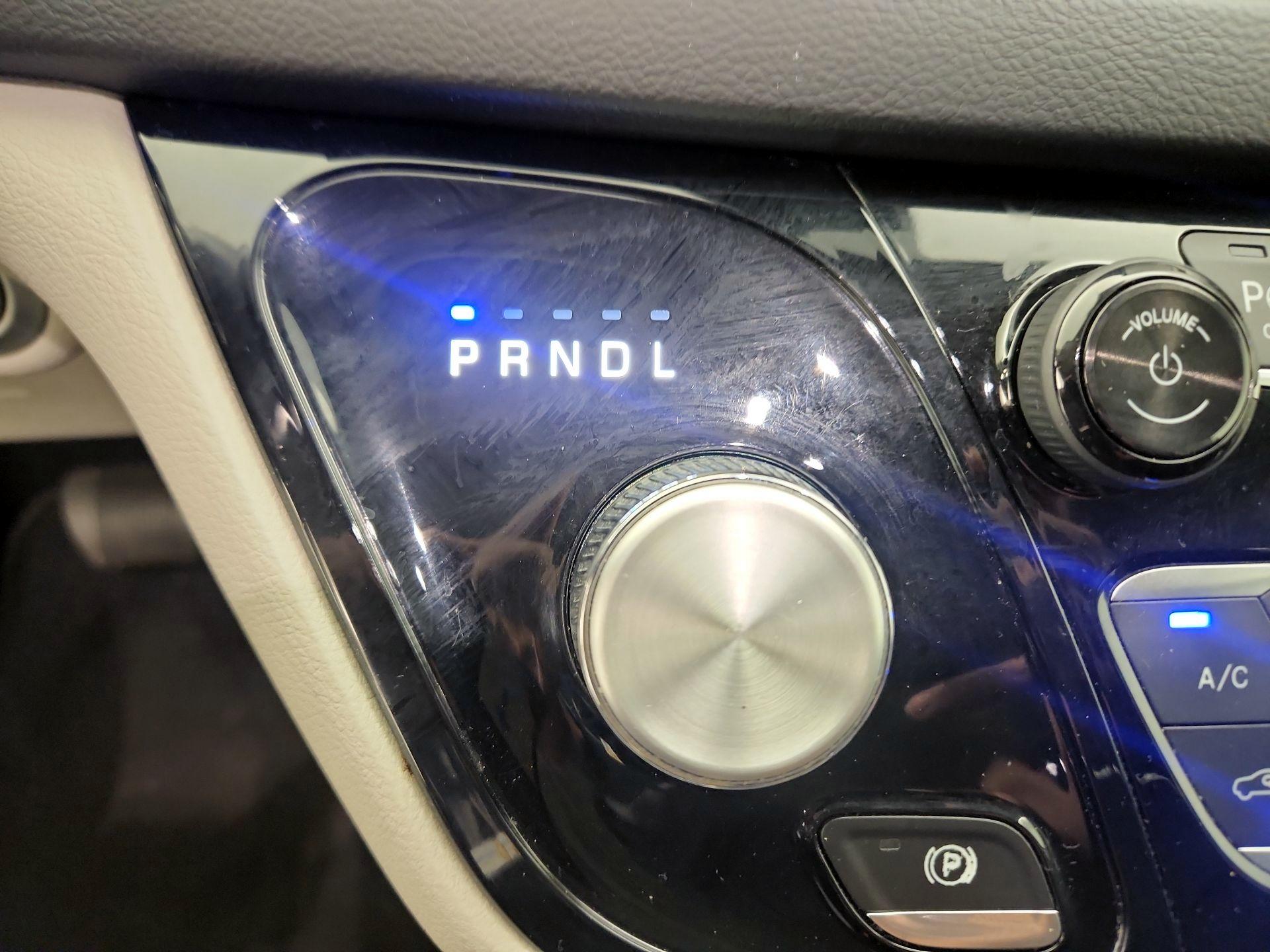 Thumbnail: 2019 Chrysler Pacifica - 18