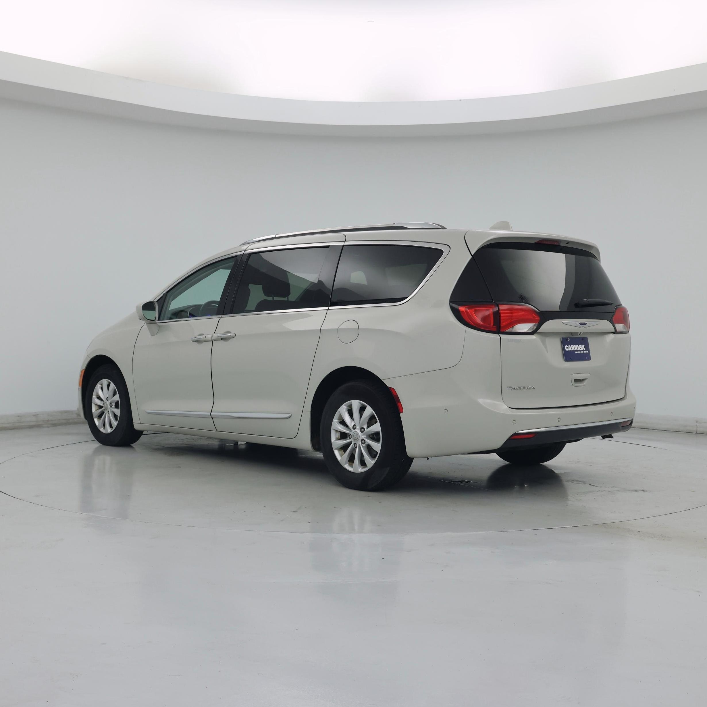Thumbnail: 2019 Chrysler Pacifica - 2