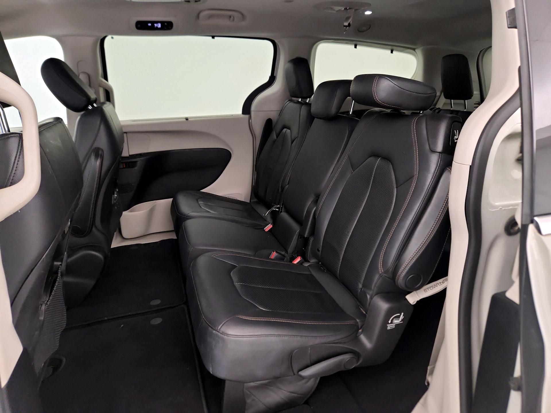 Thumbnail: 2019 Chrysler Pacifica - 20