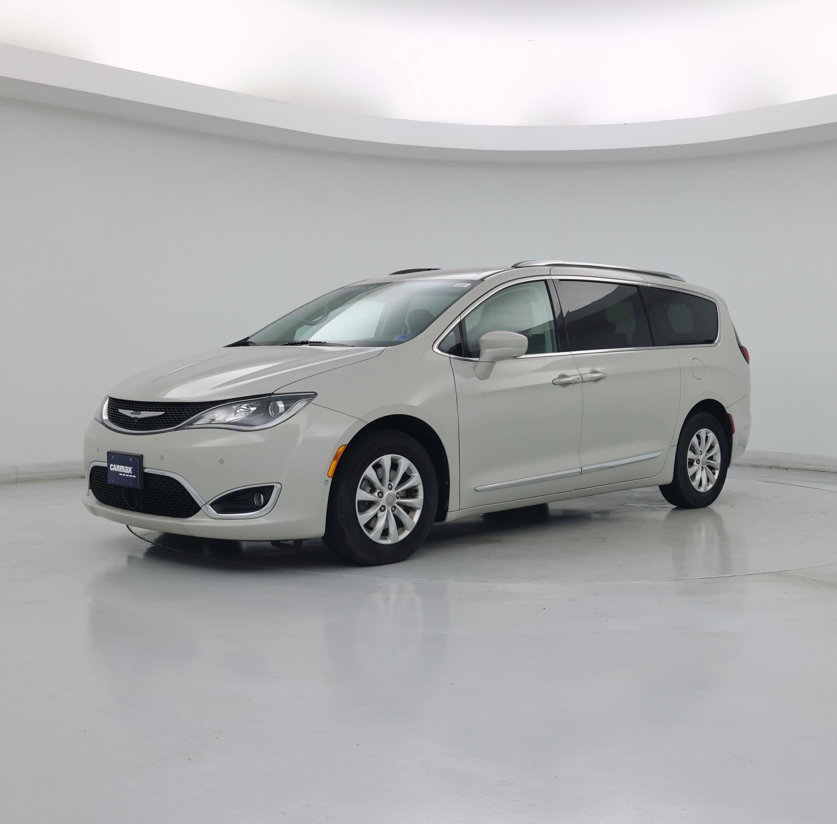 Thumbnail: 2019 Chrysler Pacifica - 8