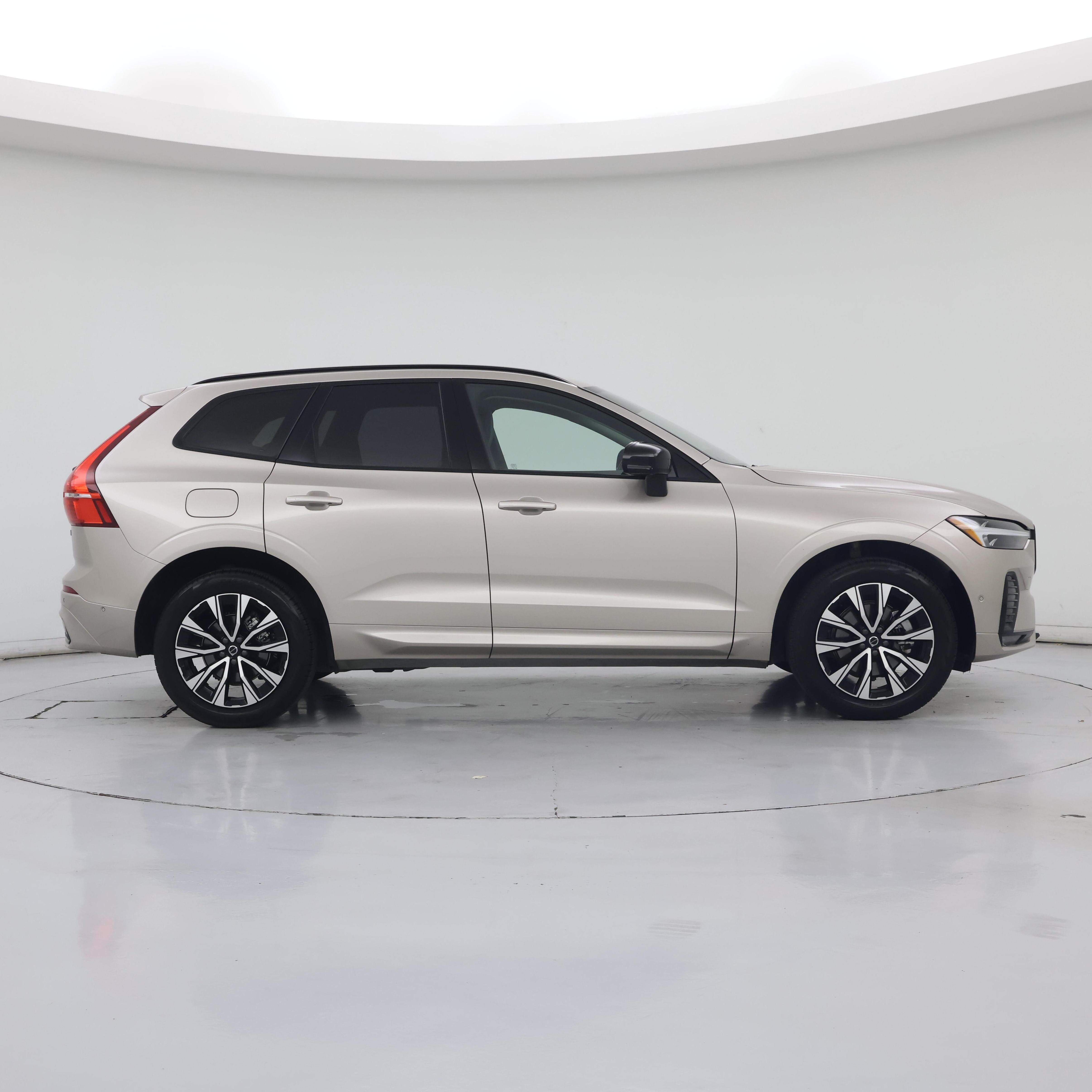 Thumbnail: 2025 Volvo XC60 - 7