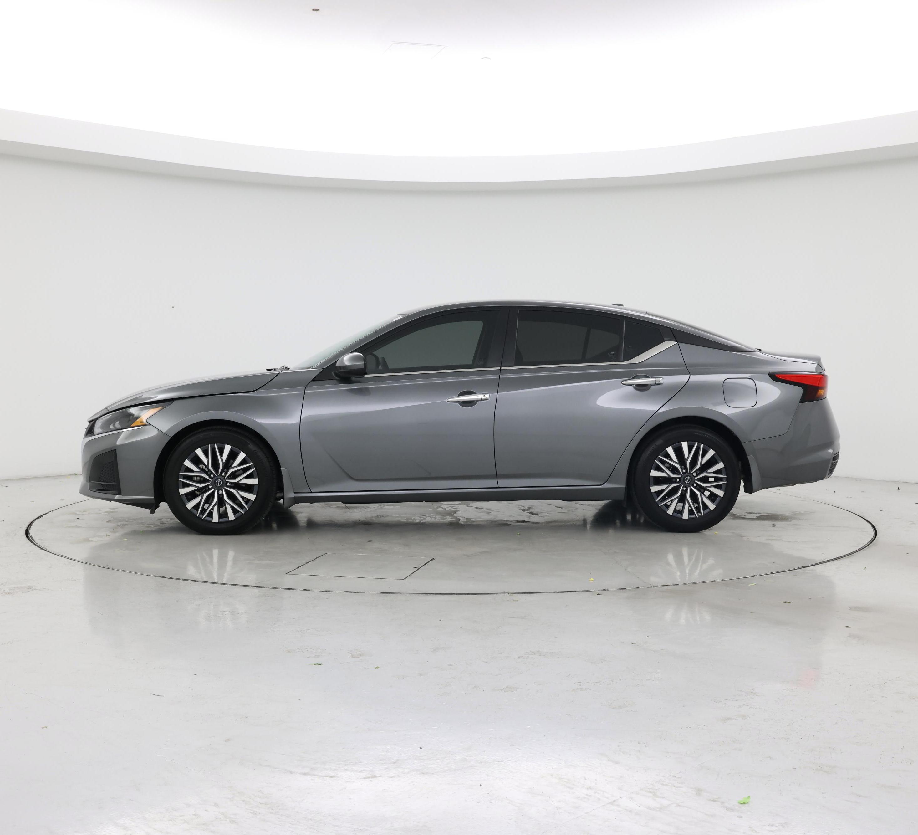Thumbnail: 2023 Nissan Altima - 3