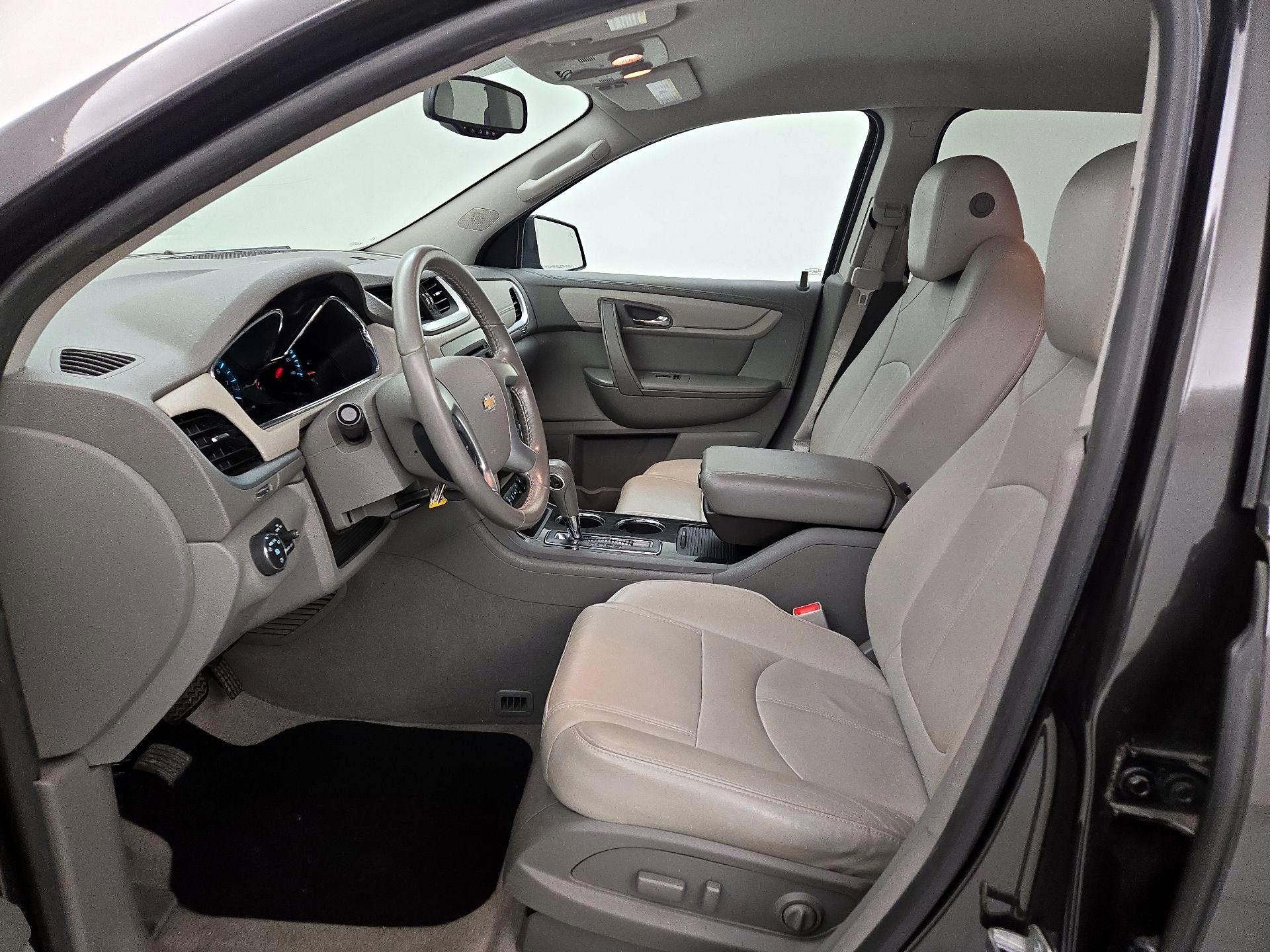 Thumbnail: 2017 Chevrolet Traverse - 11