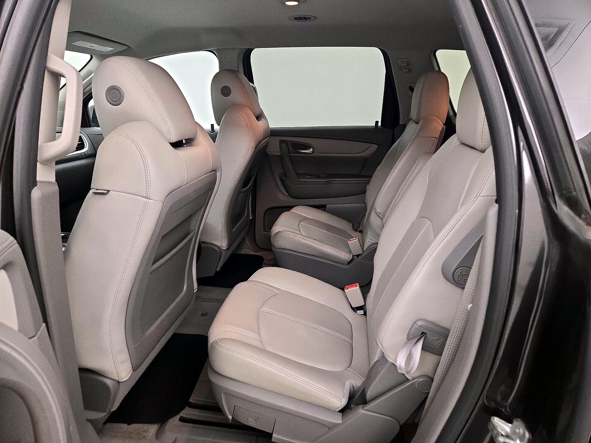Thumbnail: 2017 Chevrolet Traverse - 19