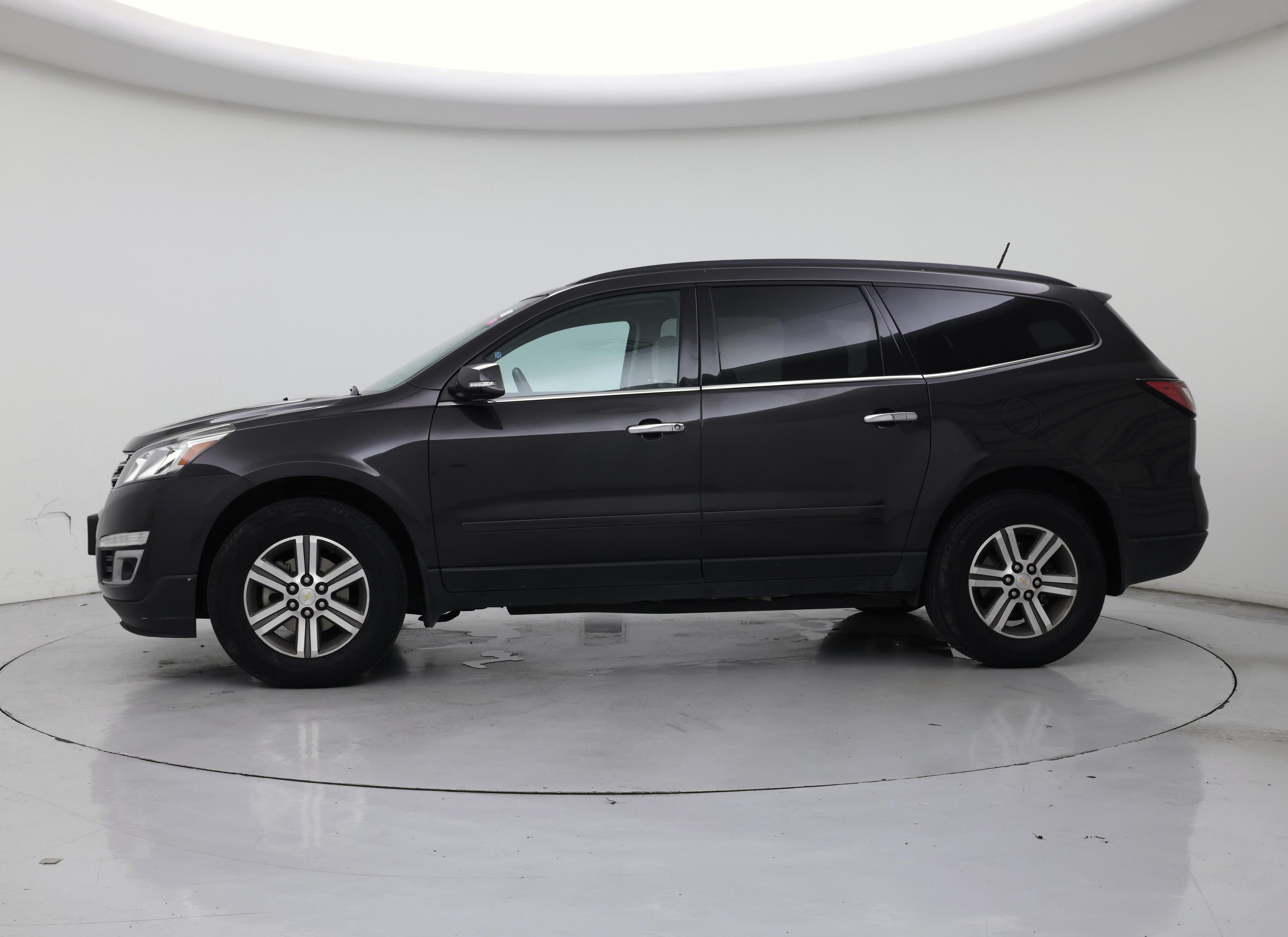 Thumbnail: 2017 Chevrolet Traverse - 3