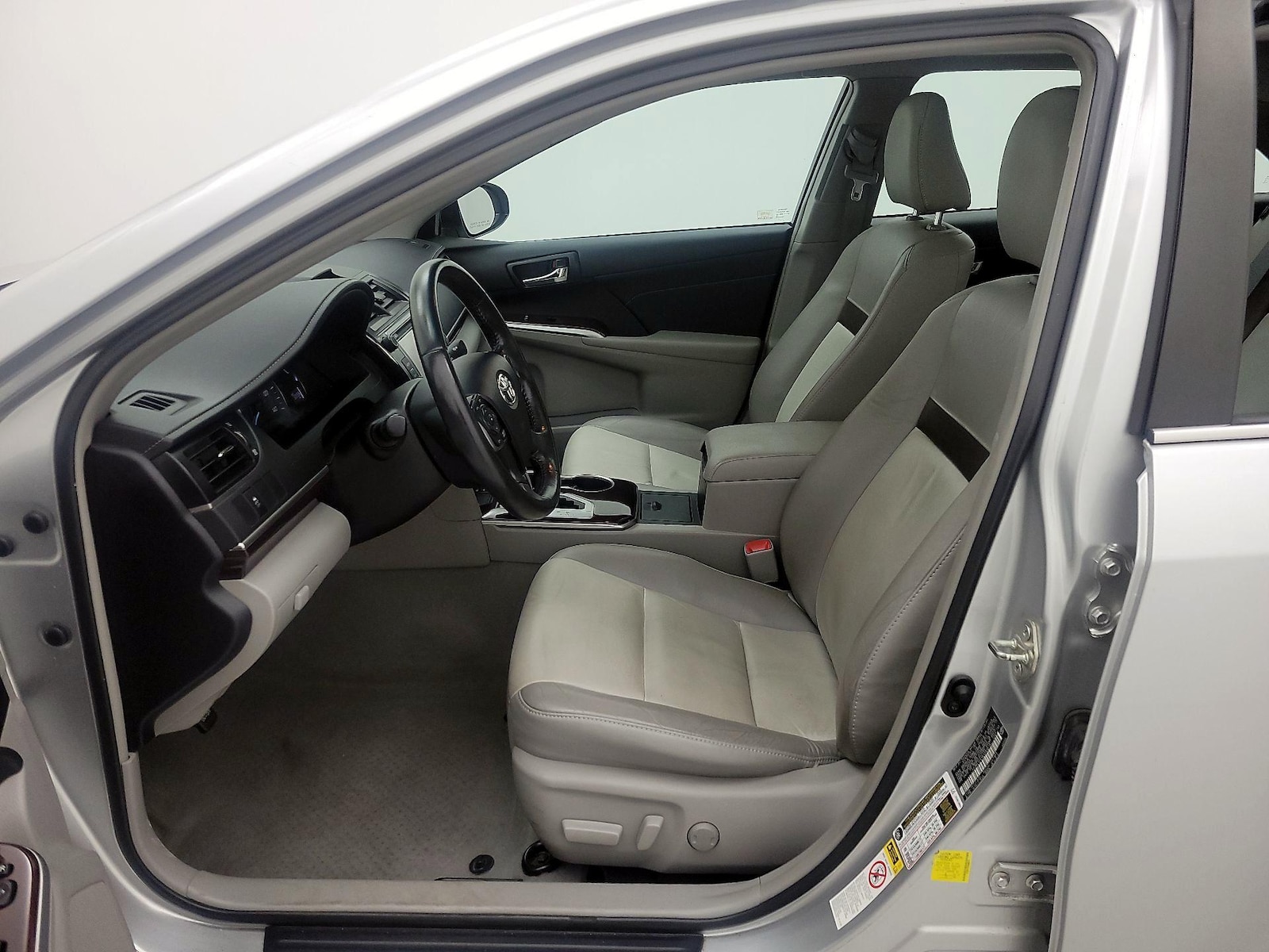 2014 Toyota Camry XLE - Photo 12