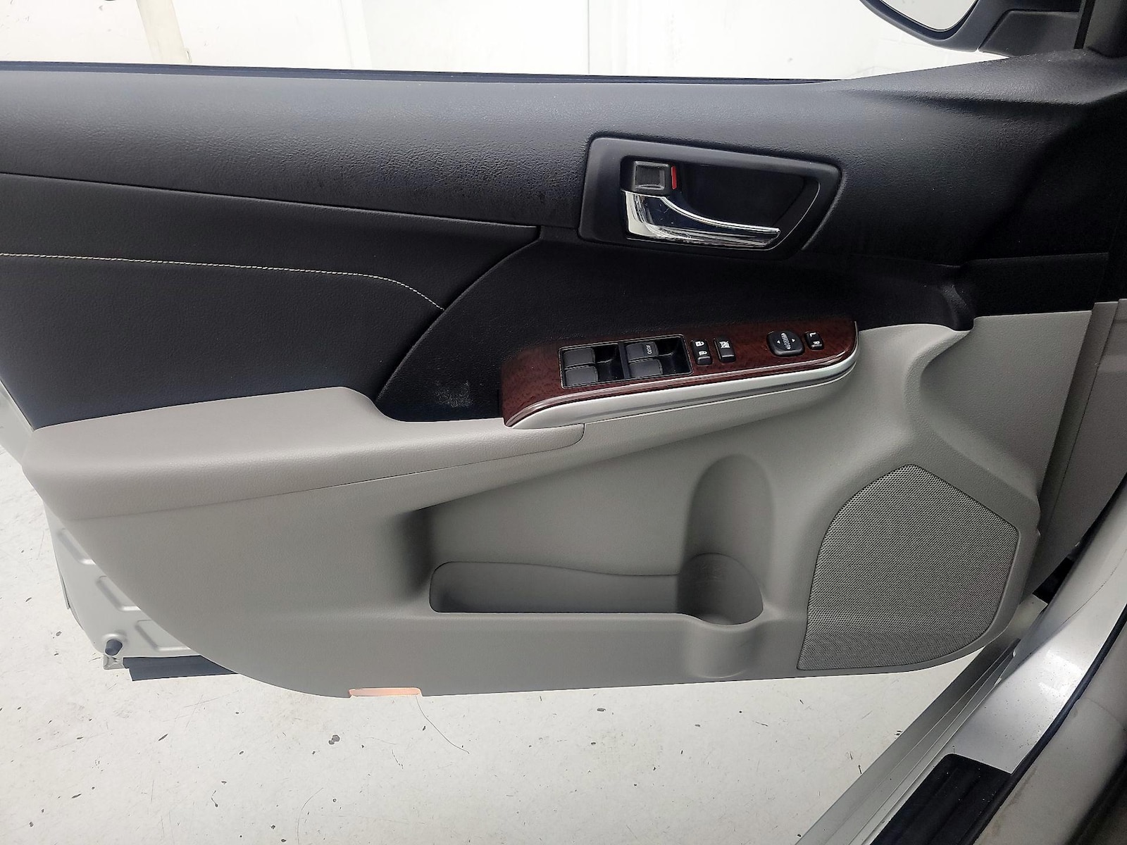 2014 Toyota Camry XLE - Photo 13