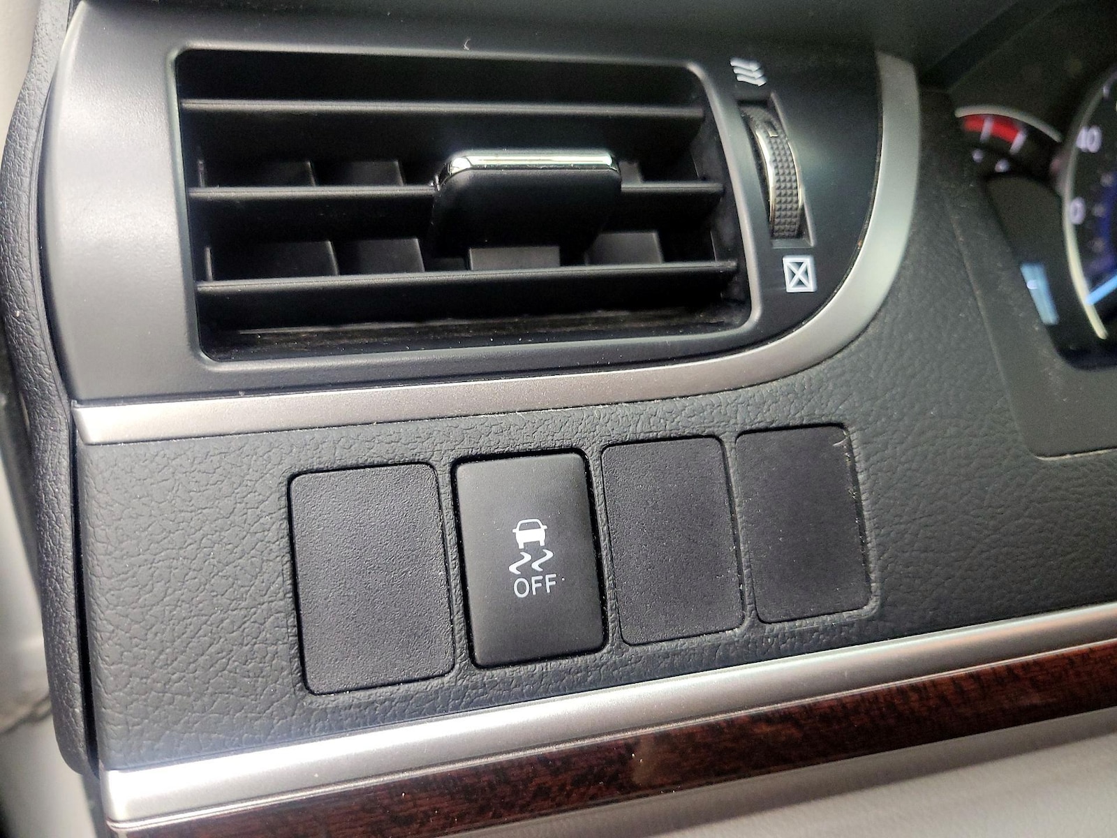 2014 Toyota Camry XLE - Photo 14