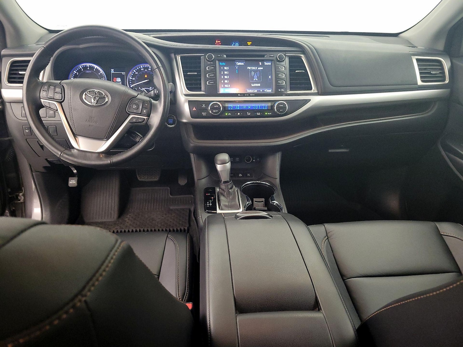 2017 Toyota Highlander XLE - Photo 10