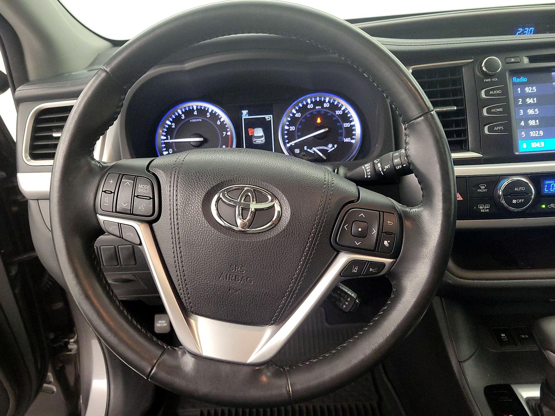 Thumbnail: 2017 Toyota Highlander - 10