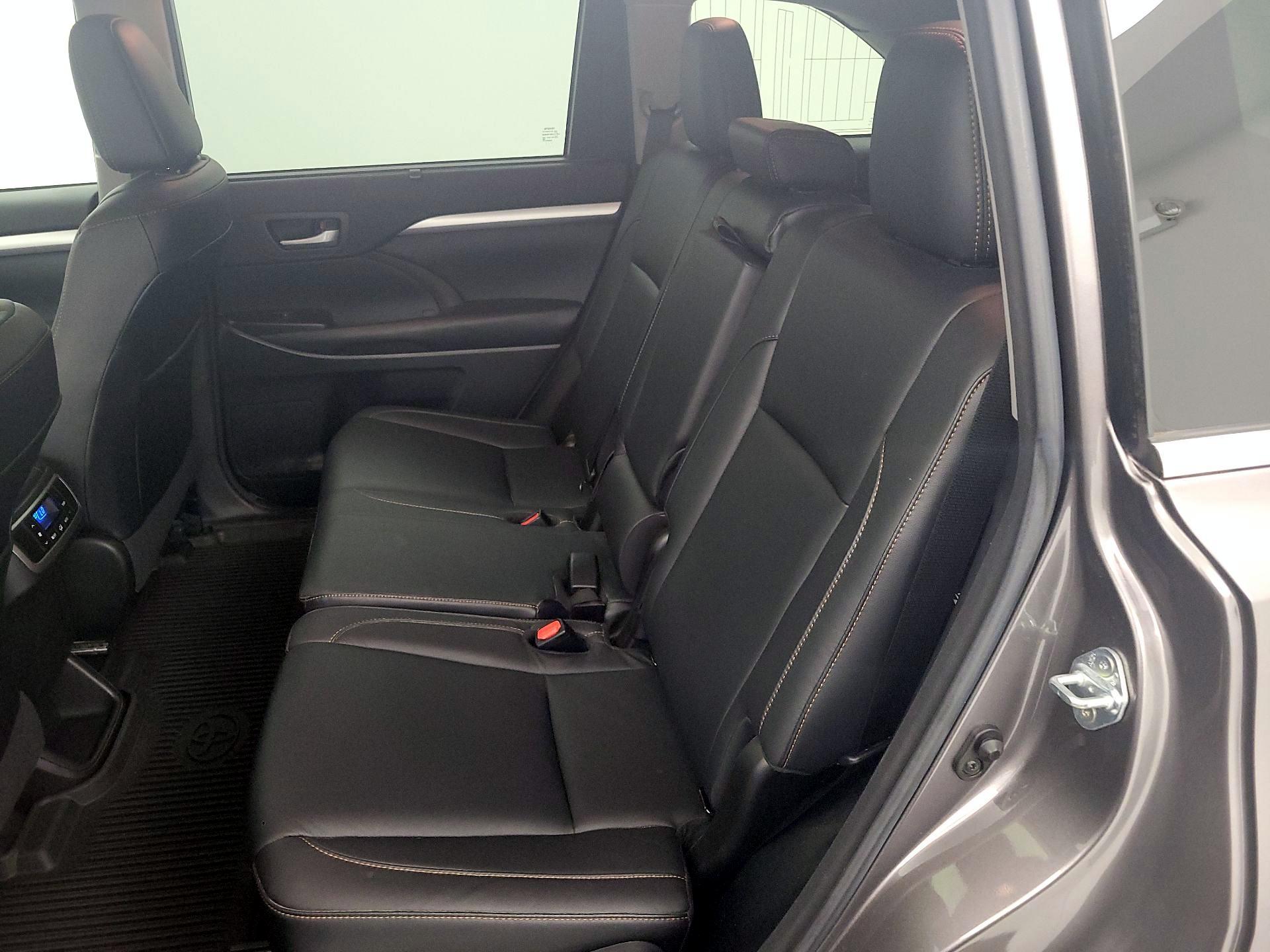 Thumbnail: 2017 Toyota Highlander - 20