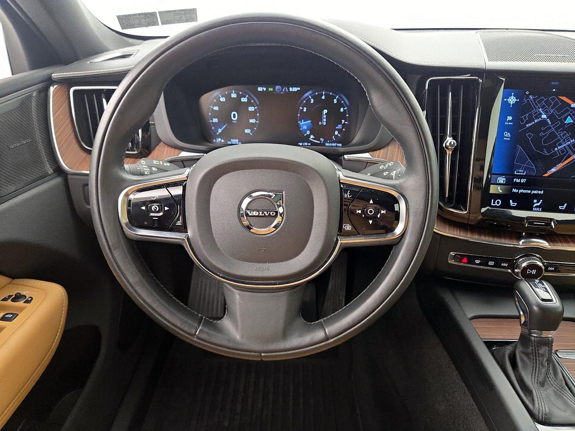 Thumbnail: 2019 Volvo XC60 - 10