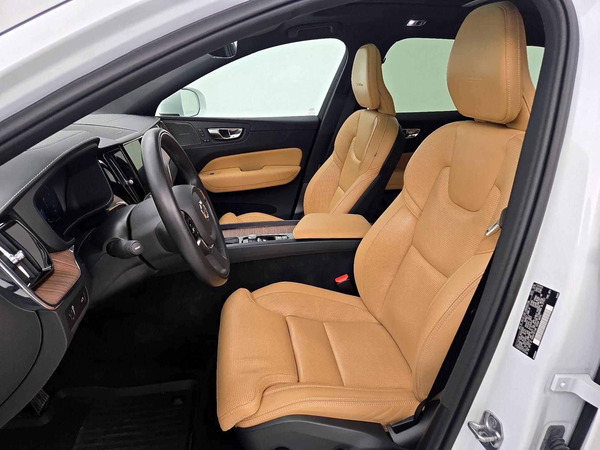 Thumbnail: 2019 Volvo XC60 - 11