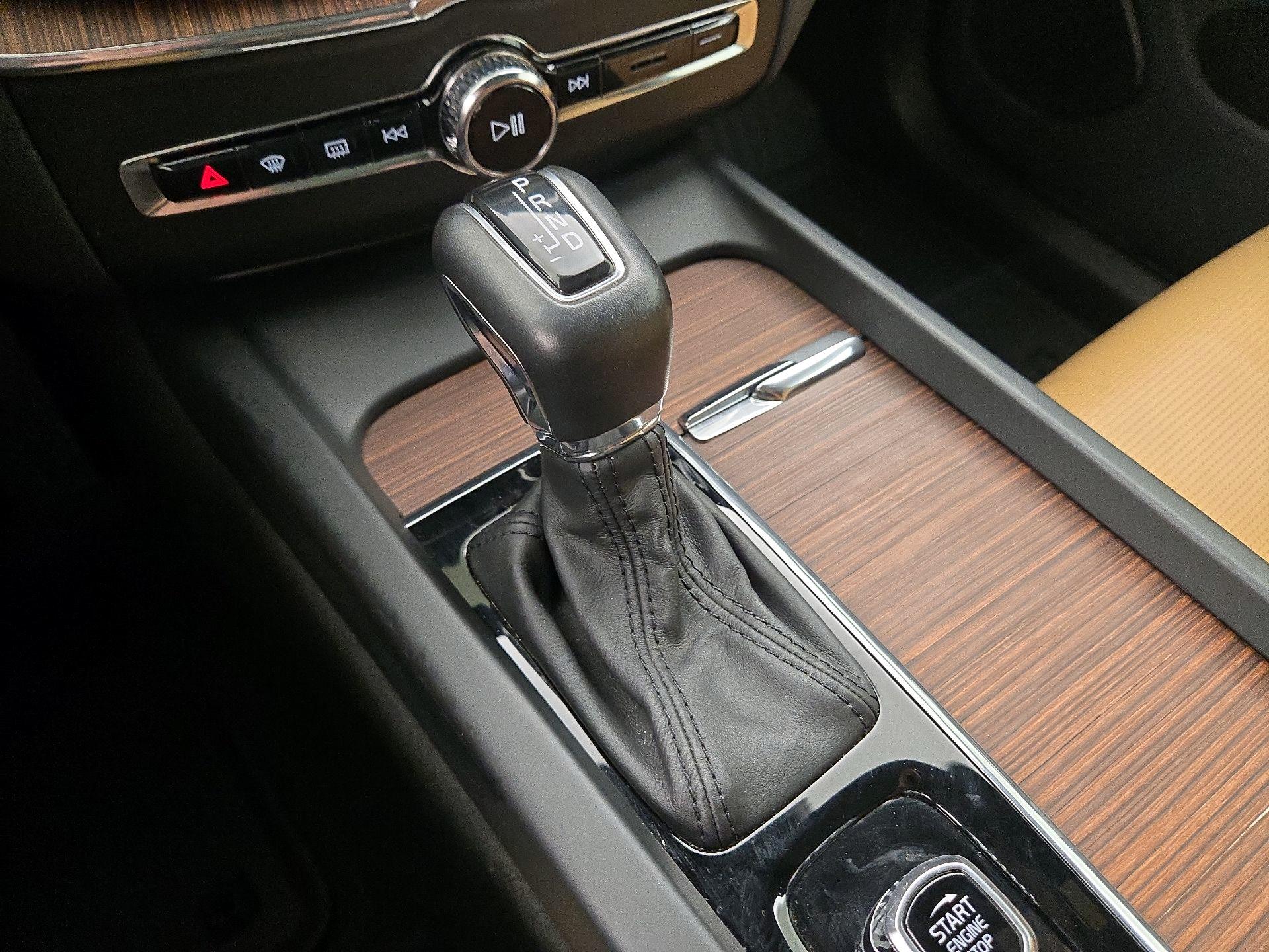 Thumbnail: 2019 Volvo XC60 - 18
