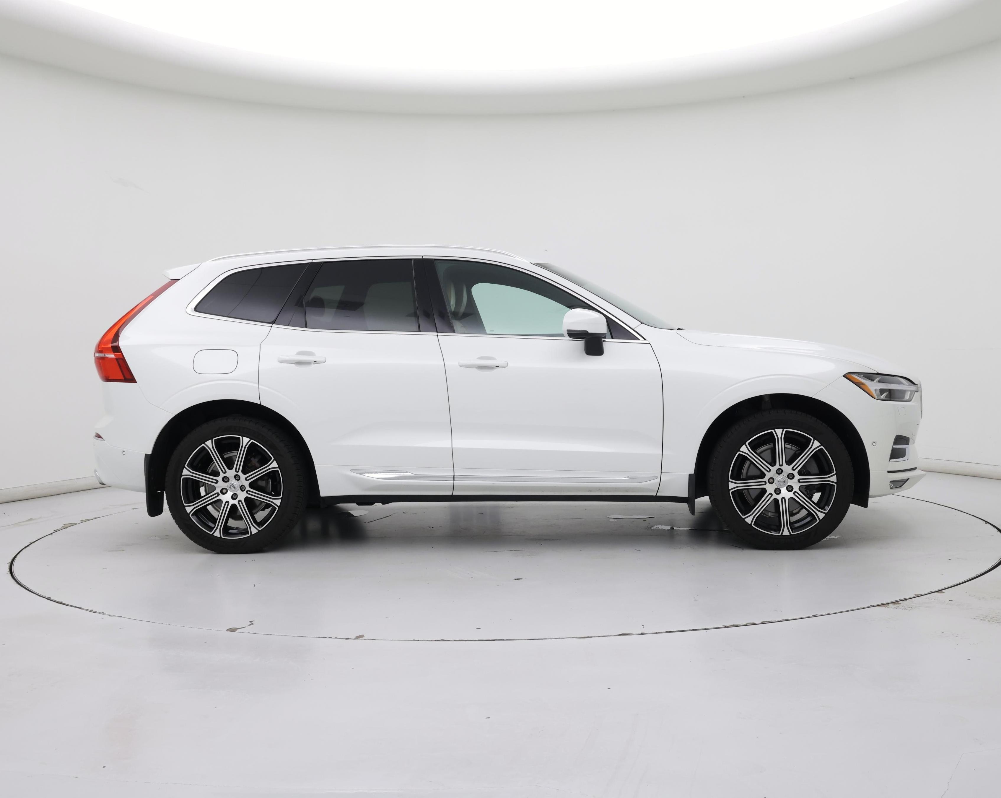 Thumbnail: 2019 Volvo XC60 - 7