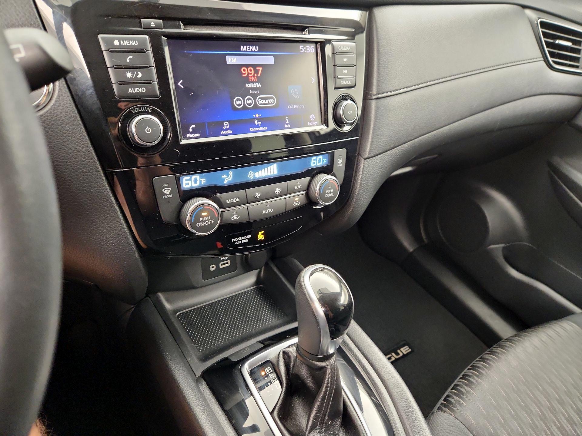 Thumbnail: 2018 Nissan Rogue - 14