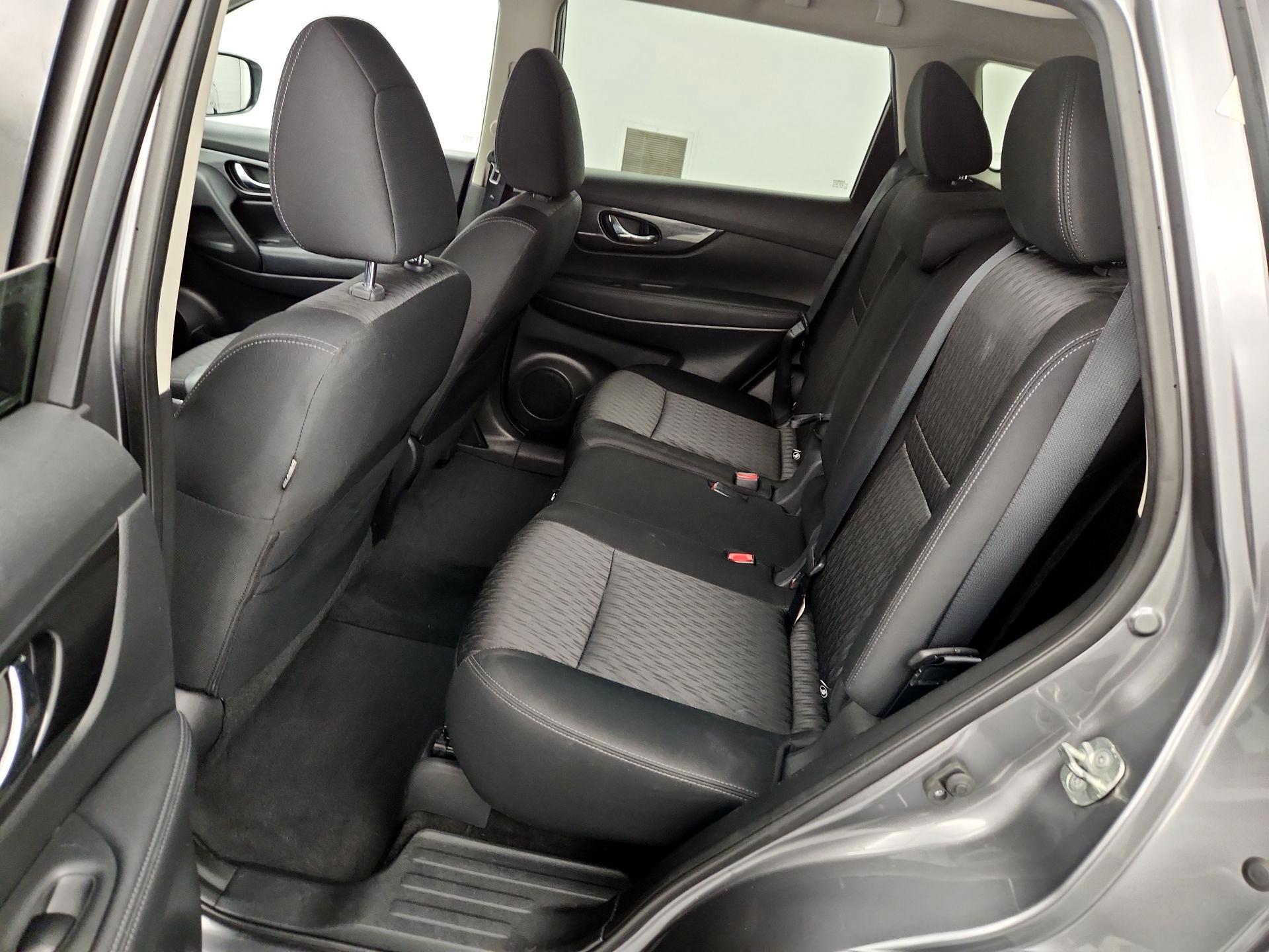 Thumbnail: 2018 Nissan Rogue - 17