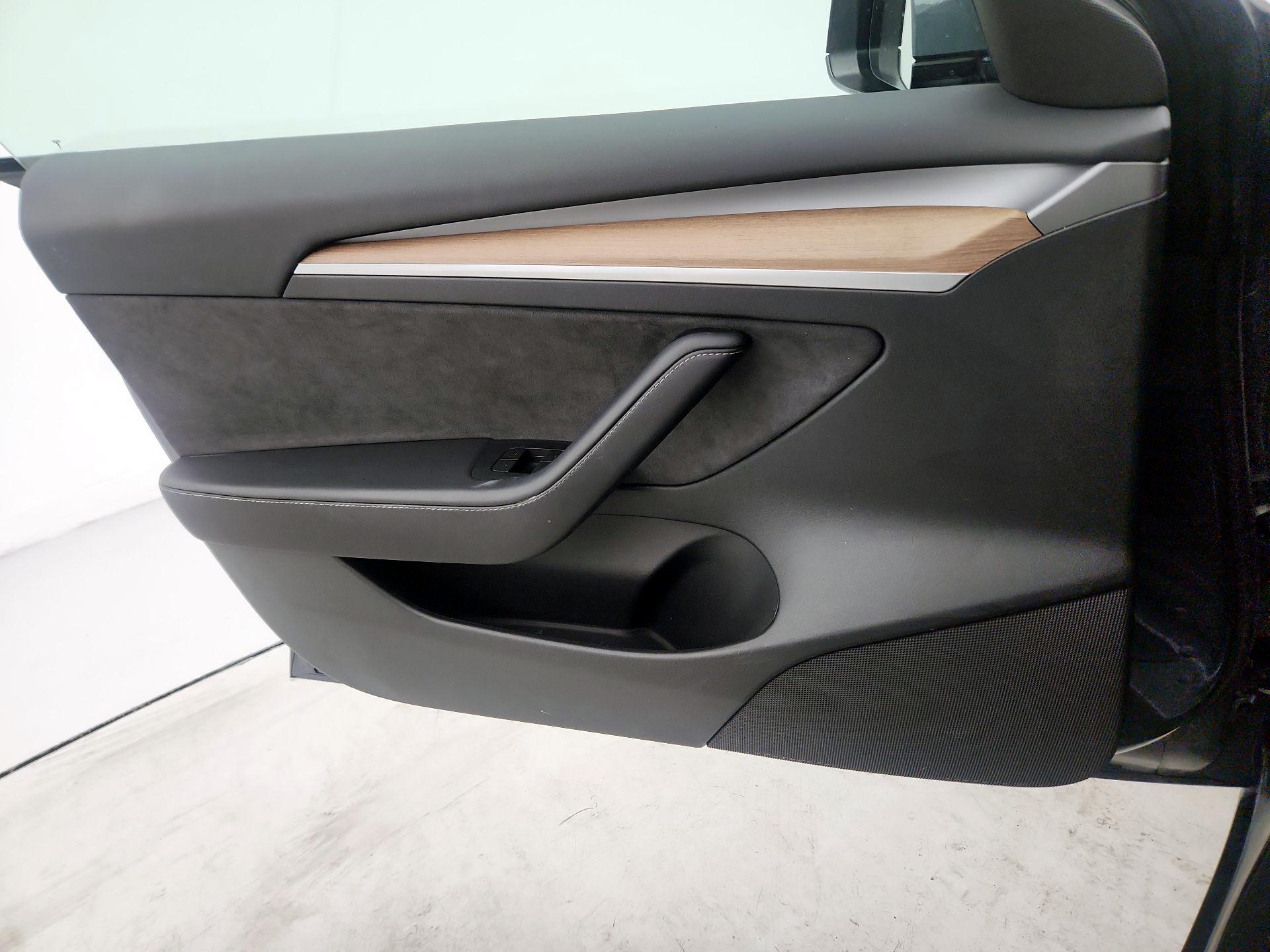 Thumbnail: 2023 Tesla Model 3 - 12
