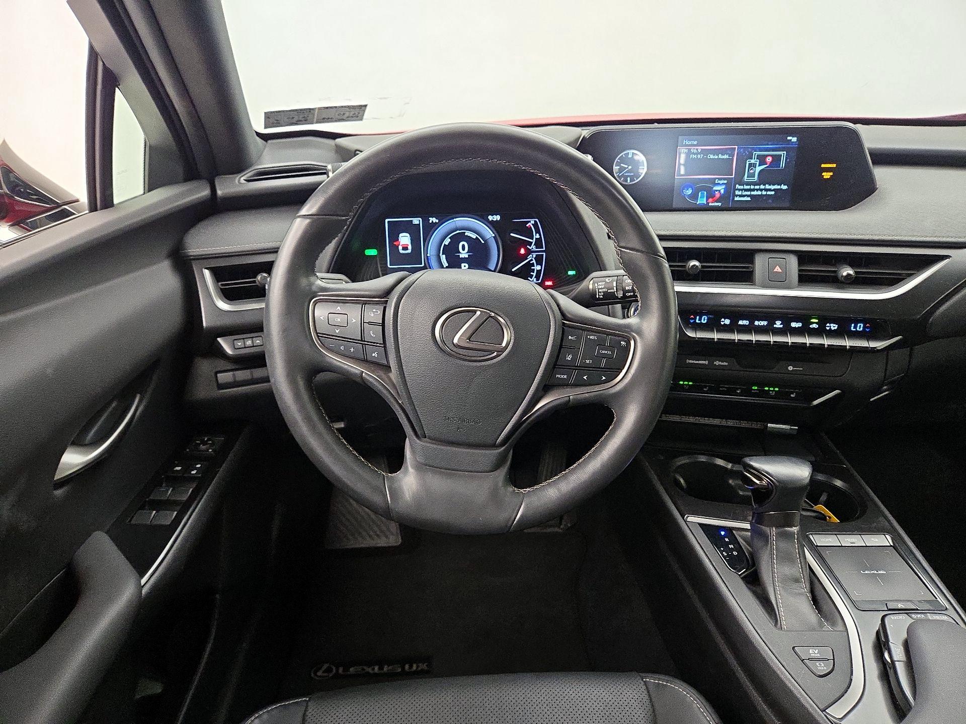 Thumbnail: 2020 Lexus UX - 10