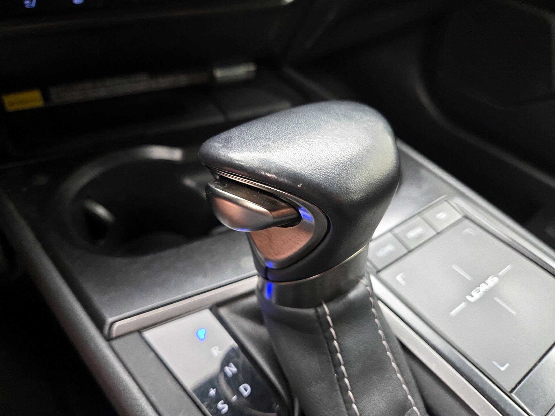 Thumbnail: 2020 Lexus UX - 16
