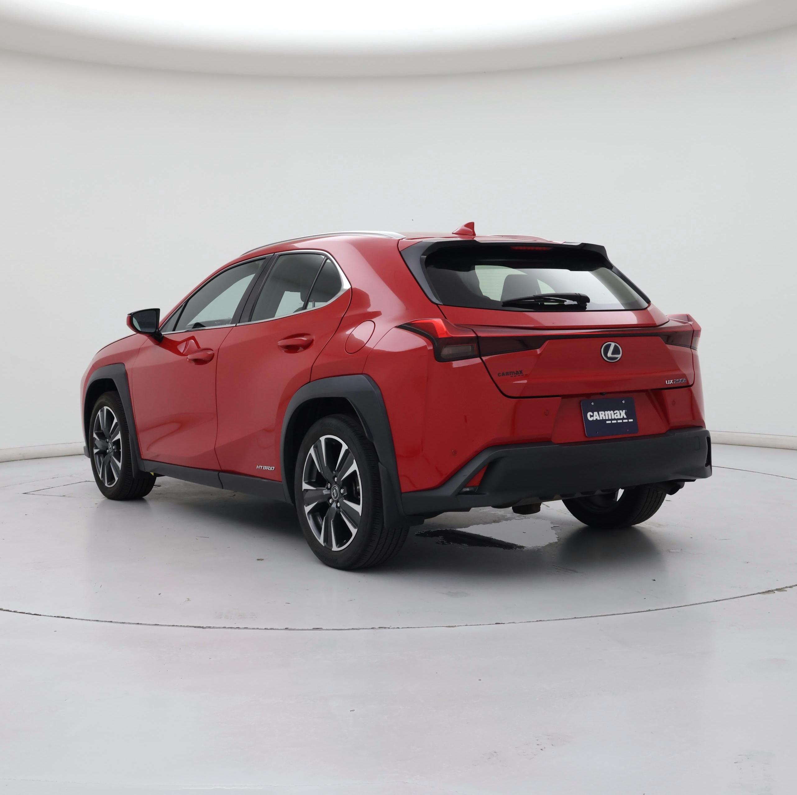 Thumbnail: 2020 Lexus UX - 2