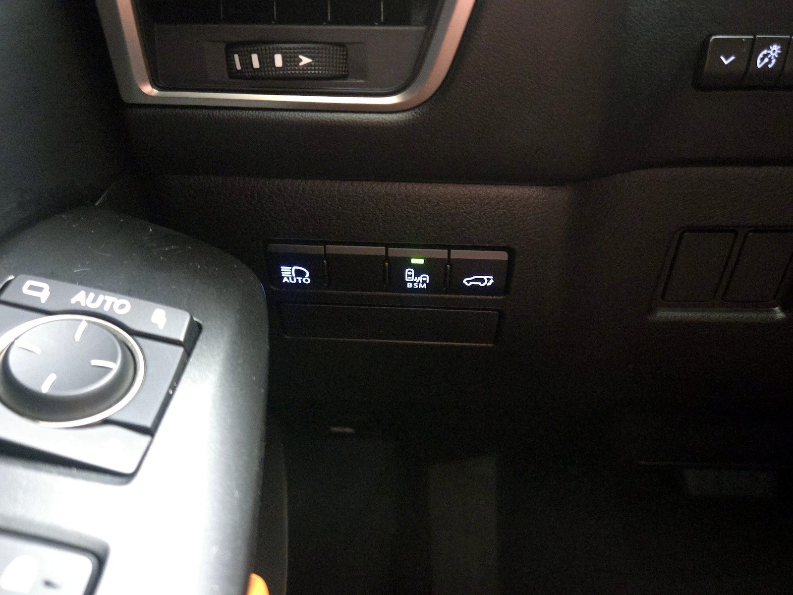 2021 Lexus NX 300 - Photo 14