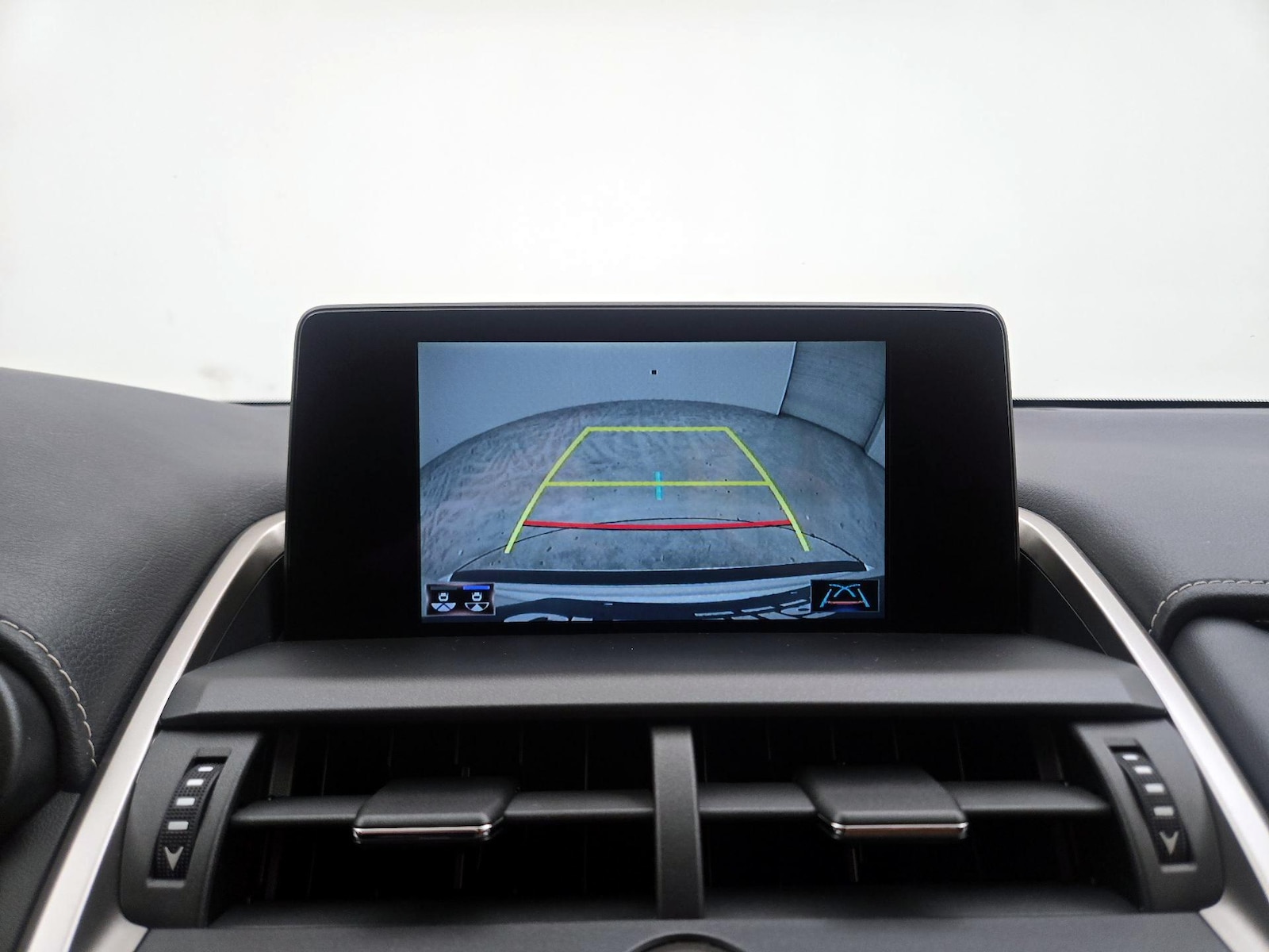 2021 Lexus NX 300 - Photo 15