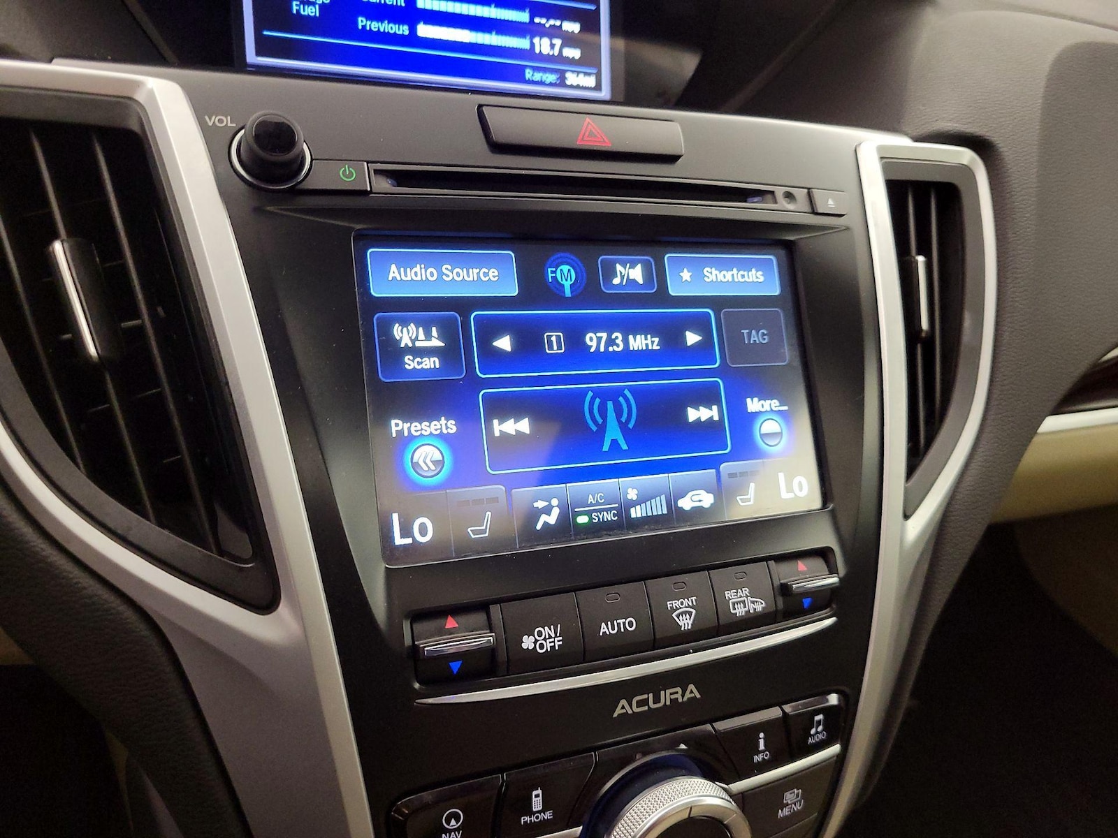 2016 Acura TLX Technology Package - Photo 16