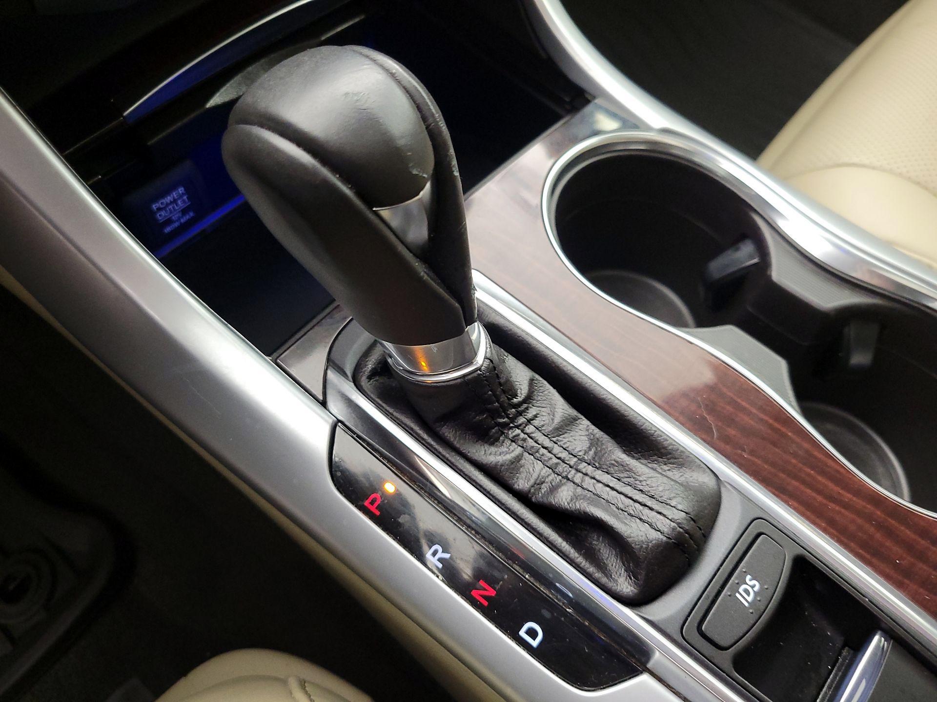 Thumbnail: 2016 Acura TLX - 17
