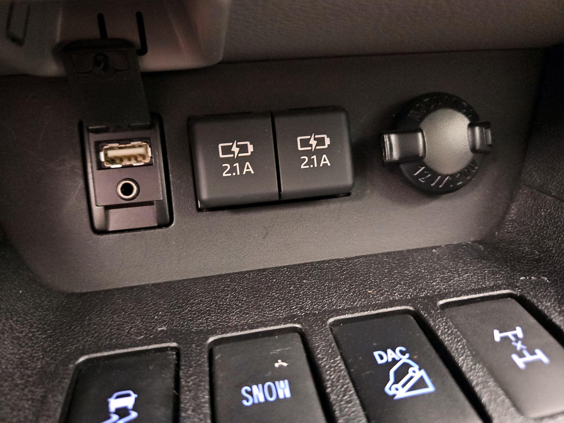 Thumbnail: 2019 Toyota Highlander - 19