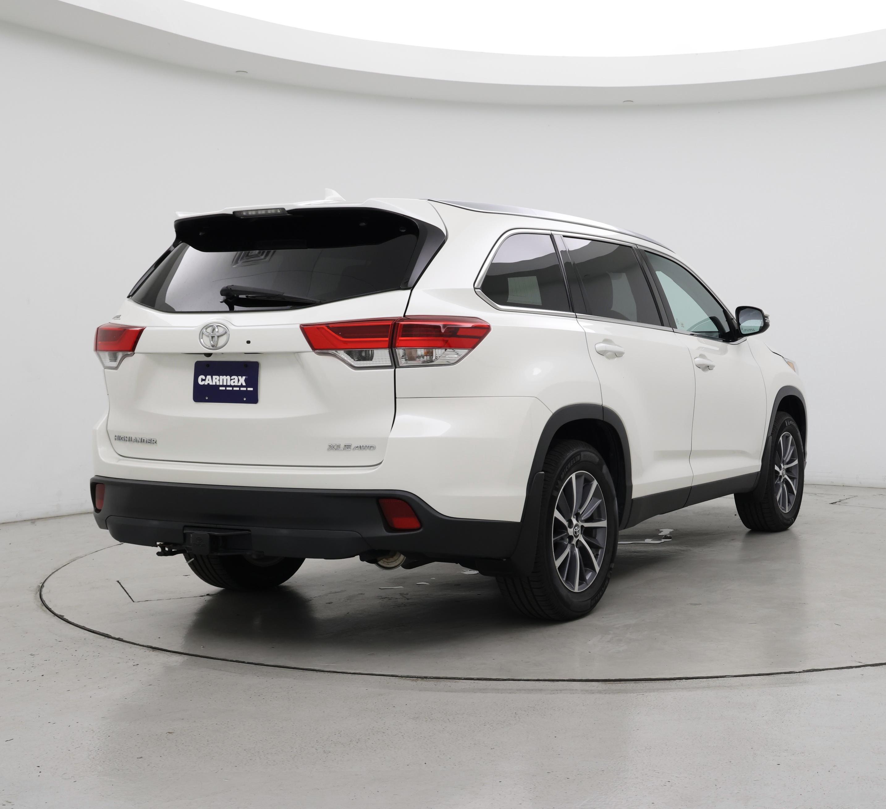 Thumbnail: 2019 Toyota Highlander - 8