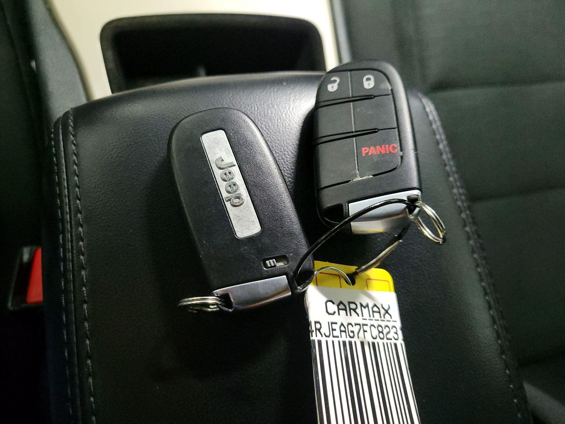 Thumbnail: 2015 Jeep Grand Cherokee - 20