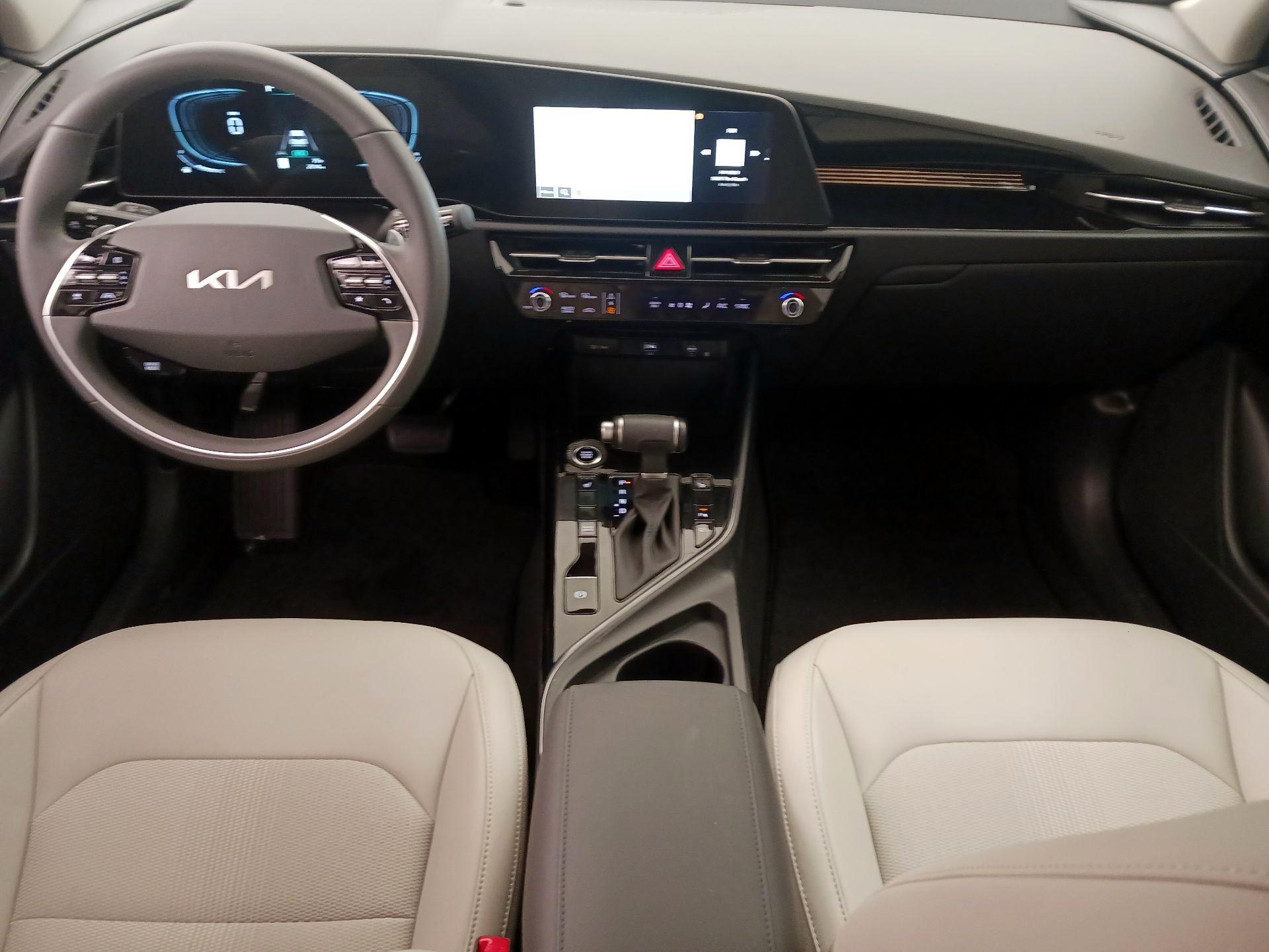 Thumbnail: 2025 Kia Niro - 9