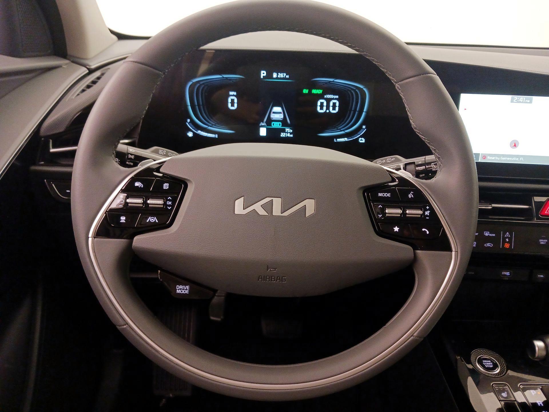 Thumbnail: 2025 Kia Niro - 10