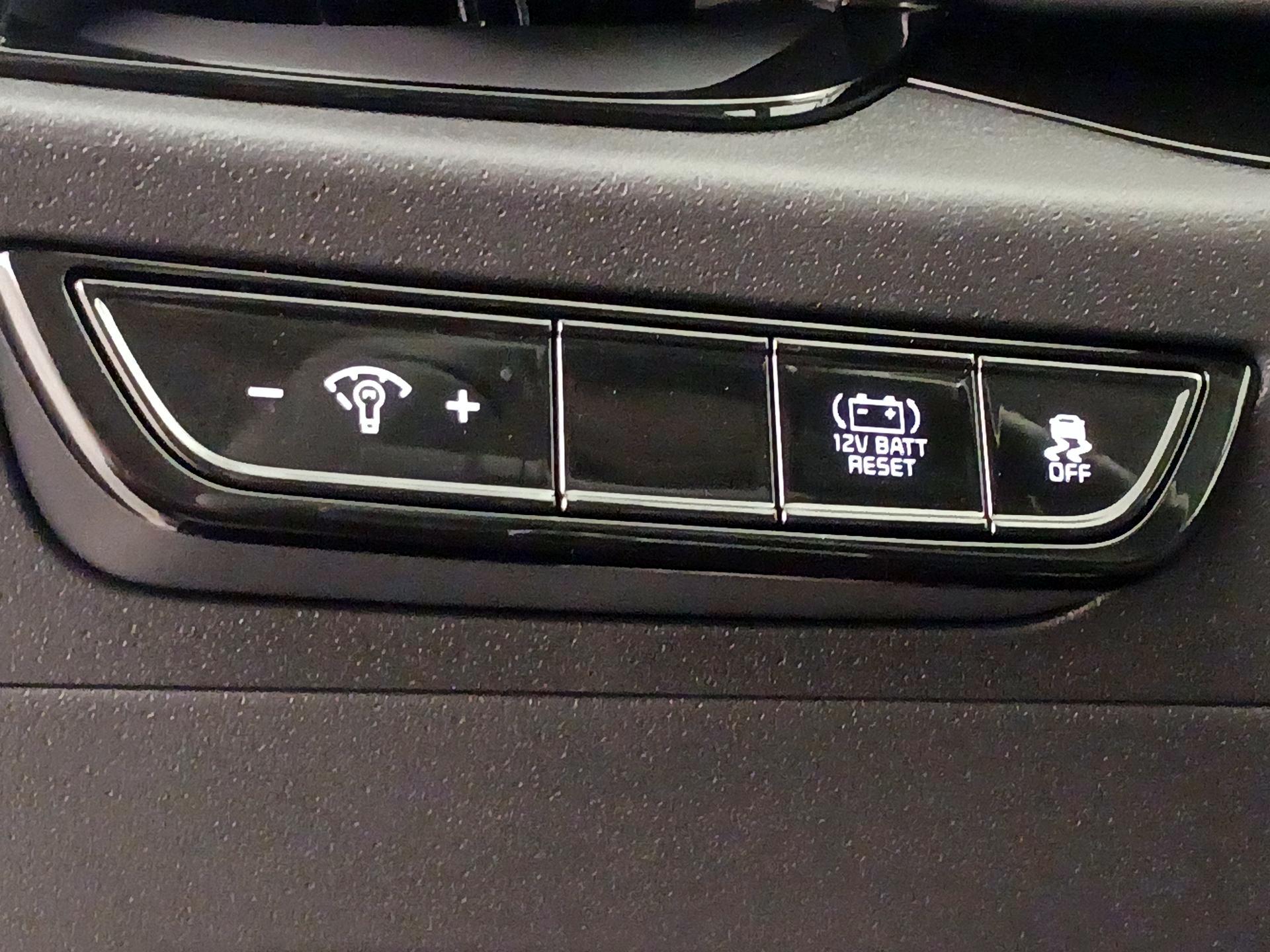 Thumbnail: 2025 Kia Niro - 13