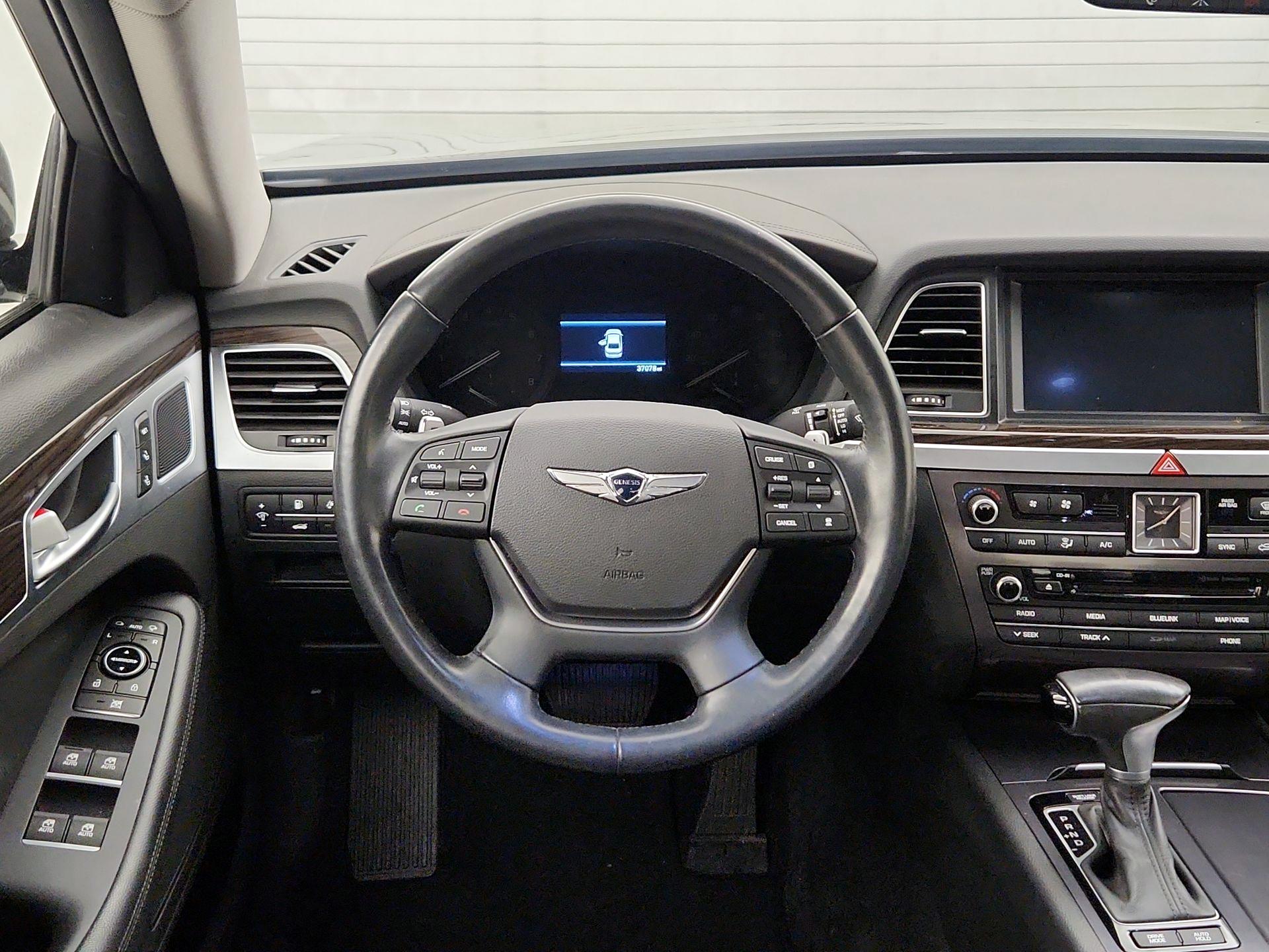 Thumbnail: 2018 Genesis G80 - 10
