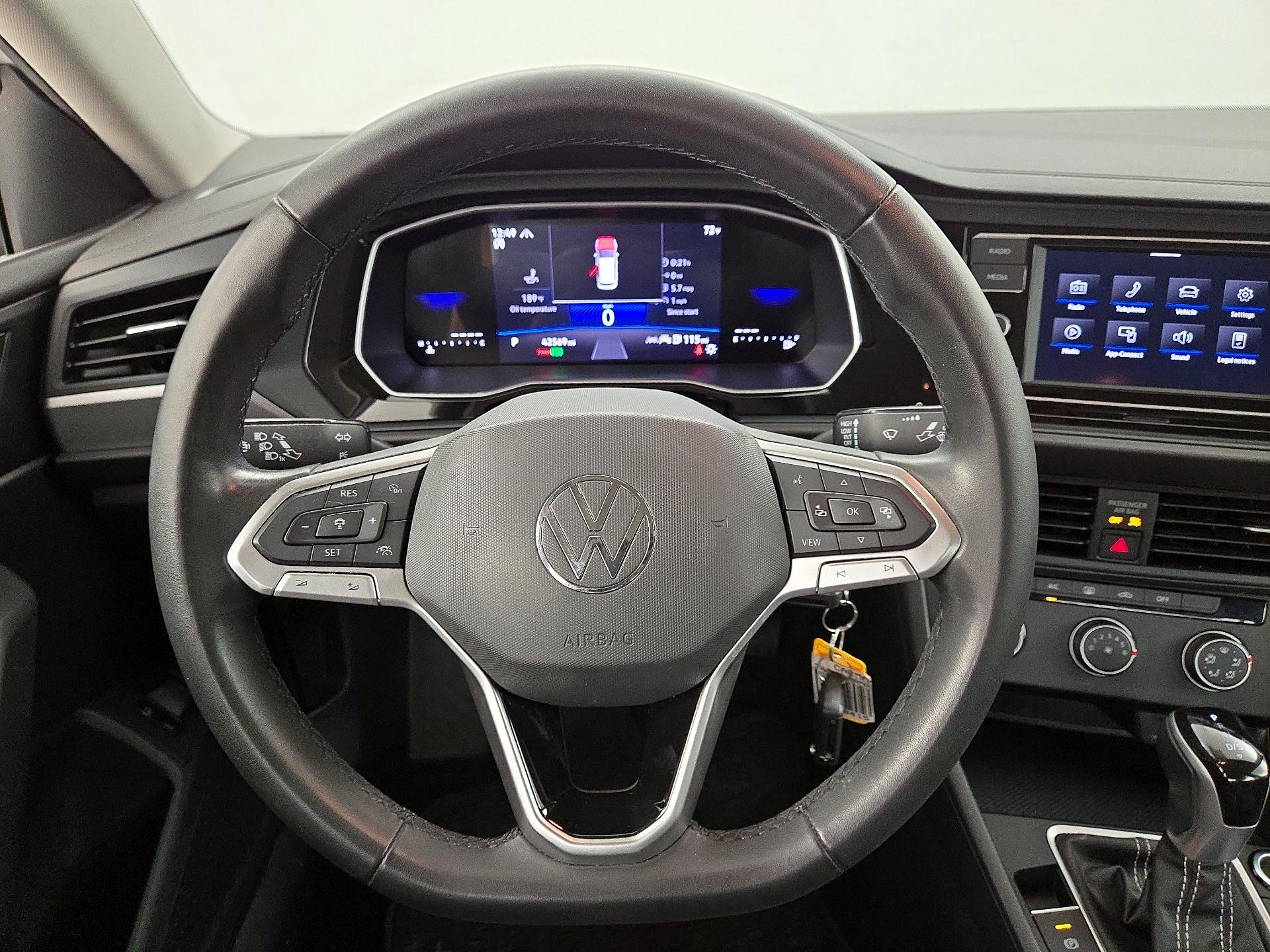Thumbnail: 2024 Volkswagen Jetta - 10