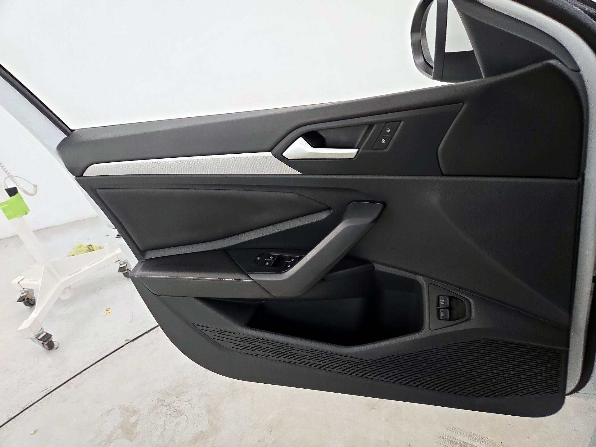 Thumbnail: 2024 Volkswagen Jetta - 12