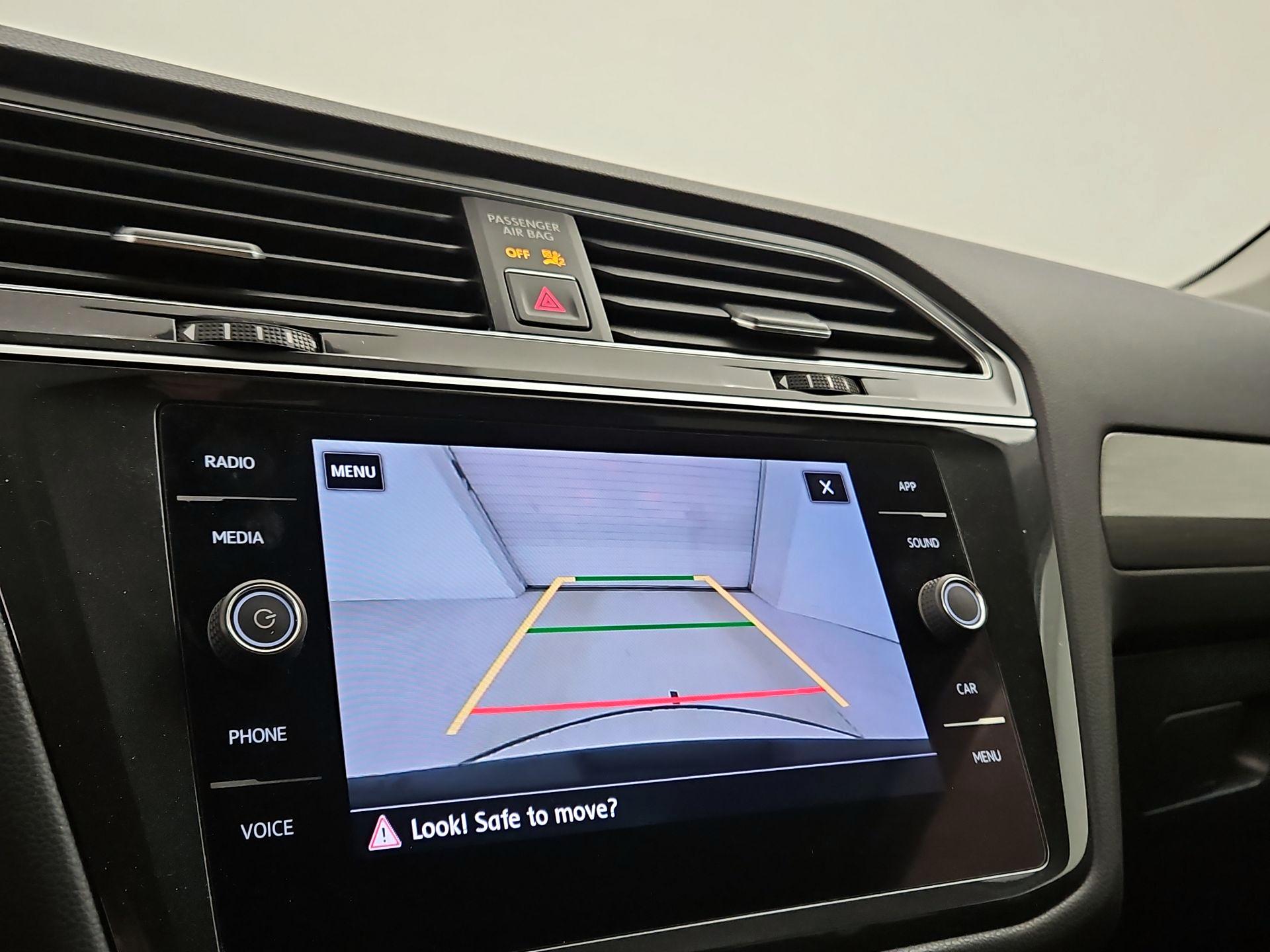 Thumbnail: 2018 Volkswagen Tiguan - 14