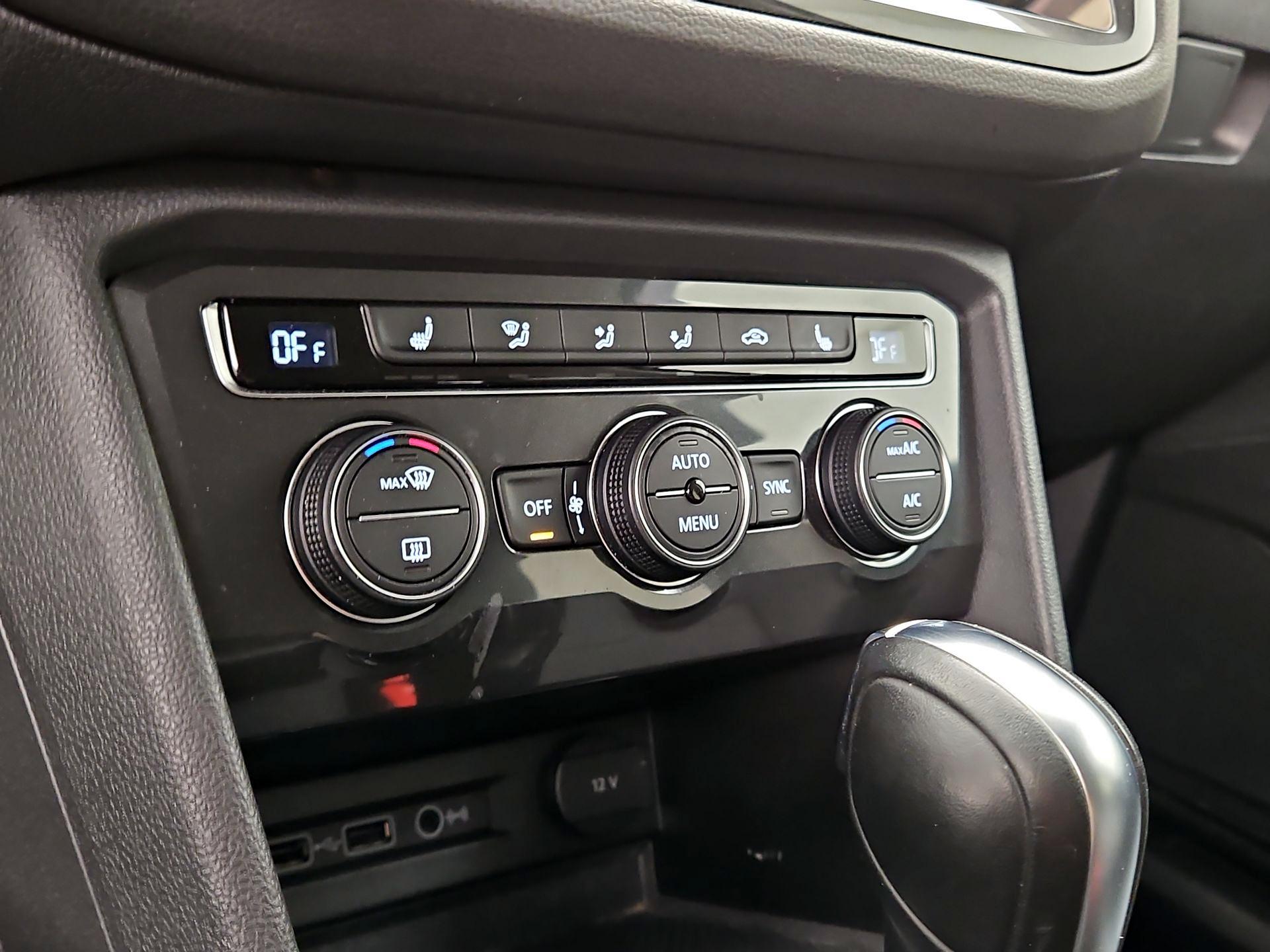 Thumbnail: 2018 Volkswagen Tiguan - 16
