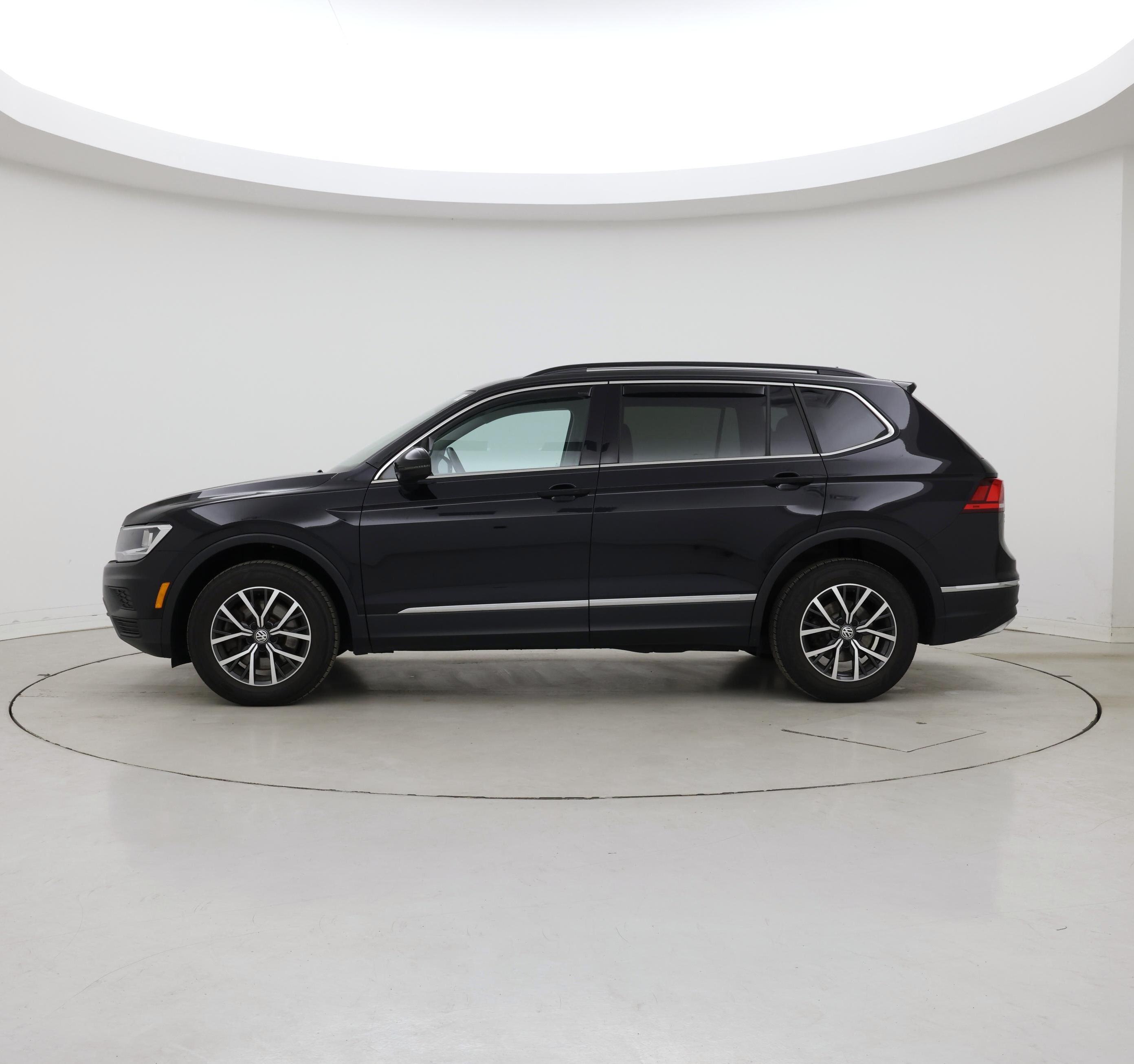 Thumbnail: 2018 Volkswagen Tiguan - 3