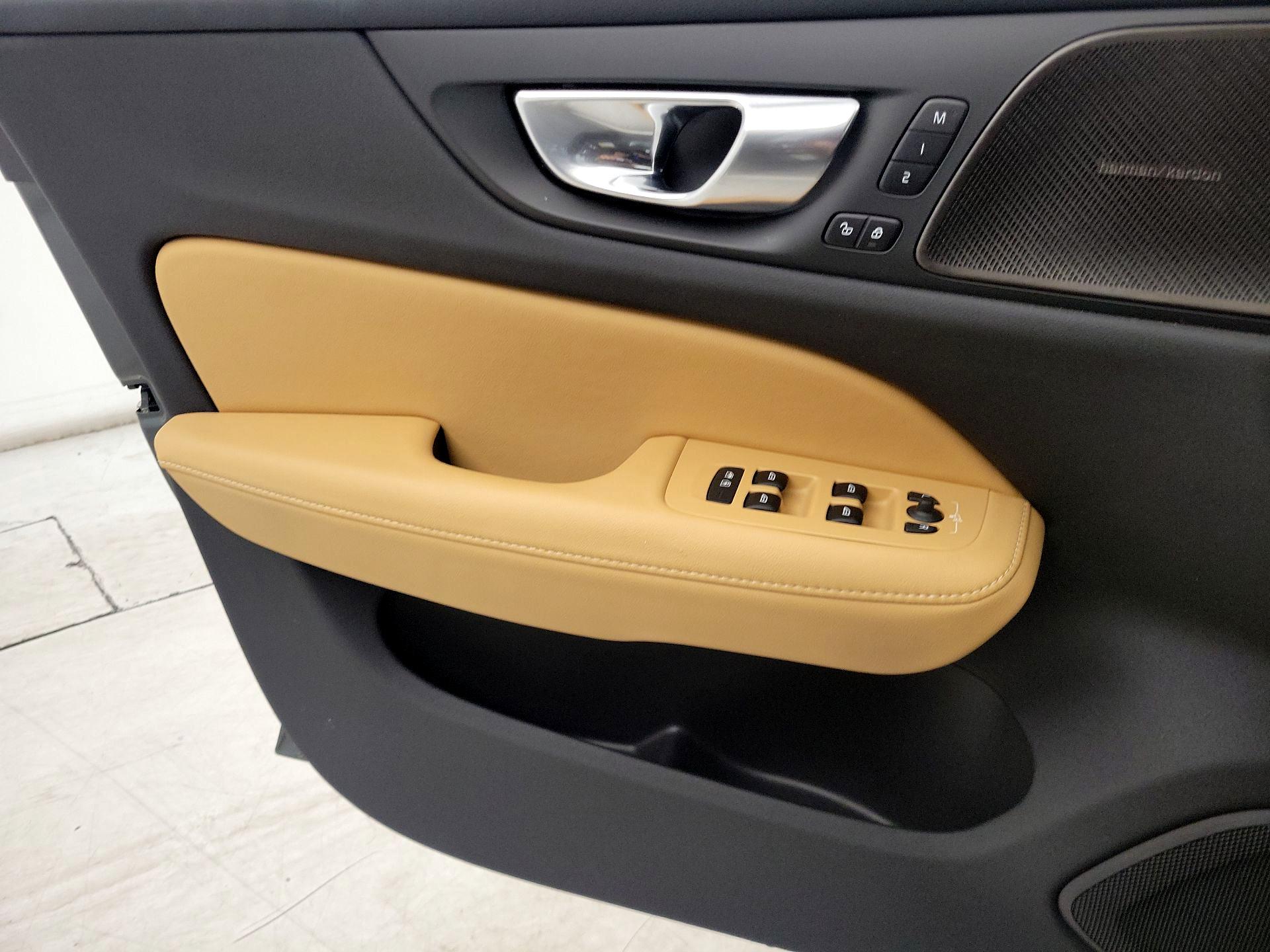 Thumbnail: 2026 Volvo S60 - 12