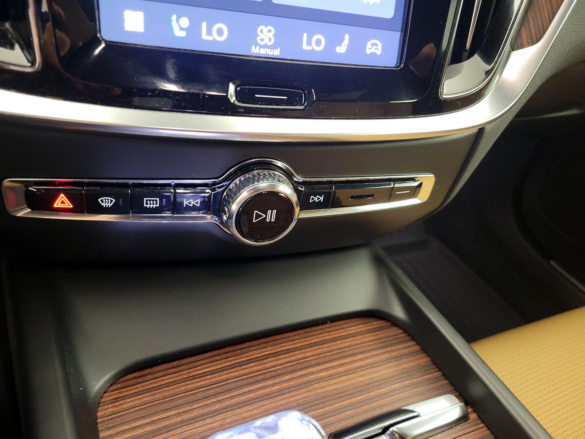 Thumbnail: 2026 Volvo S60 - 17
