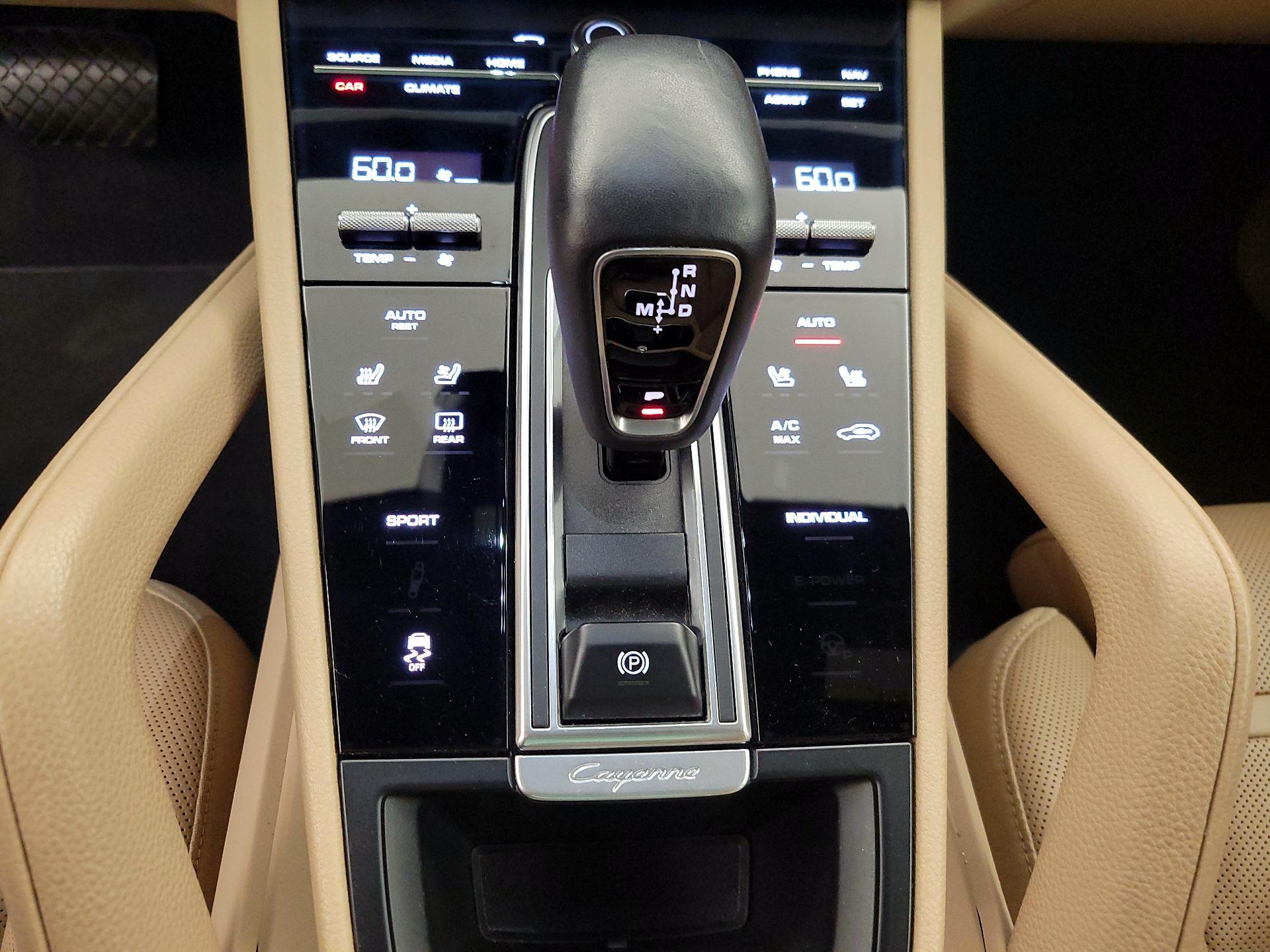 Thumbnail: 2019 Porsche Cayenne - 18
