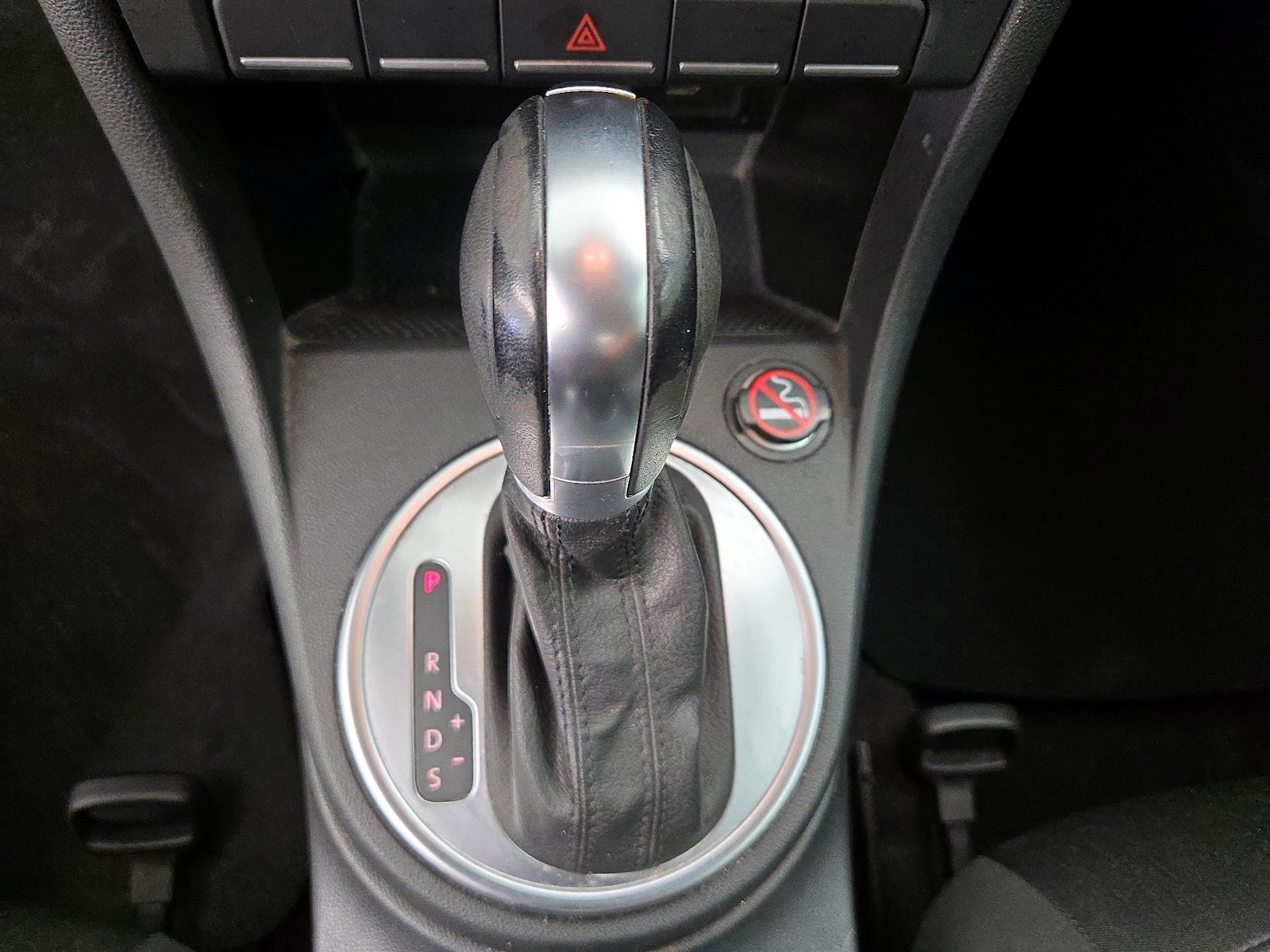 2019 Volkswagen Beetle S - Photo 17