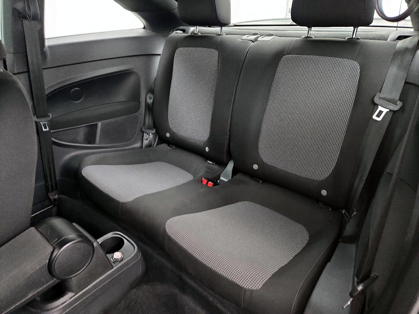 2019 Volkswagen Beetle S - Photo 19