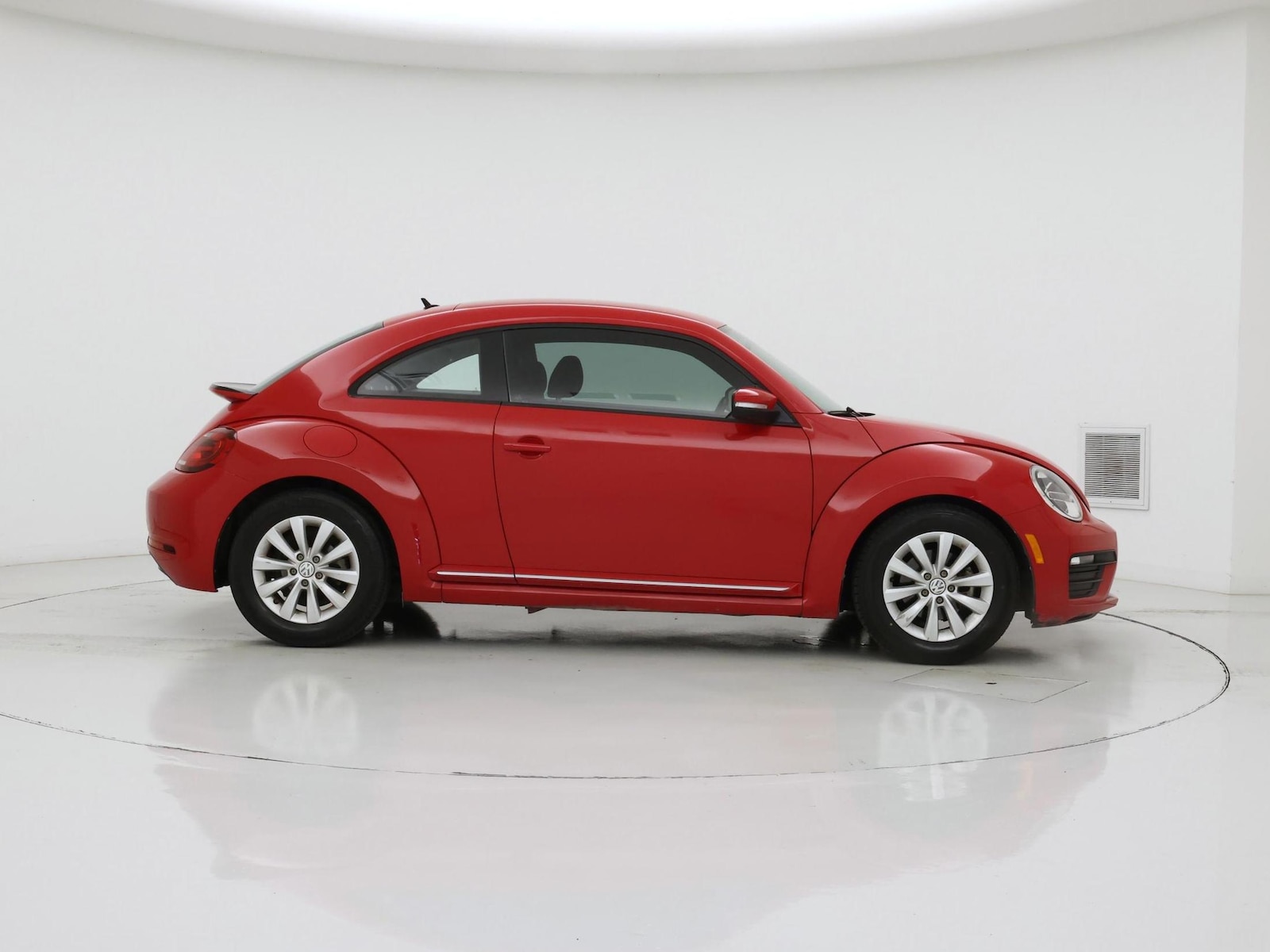 2019 Volkswagen Beetle S - Photo 8