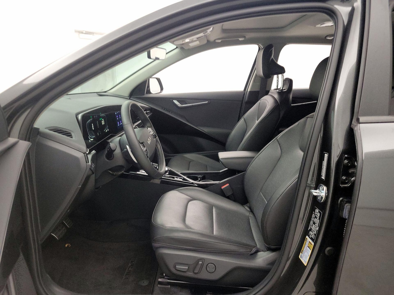 2024 Kia Niro SX Touring - Photo 12
